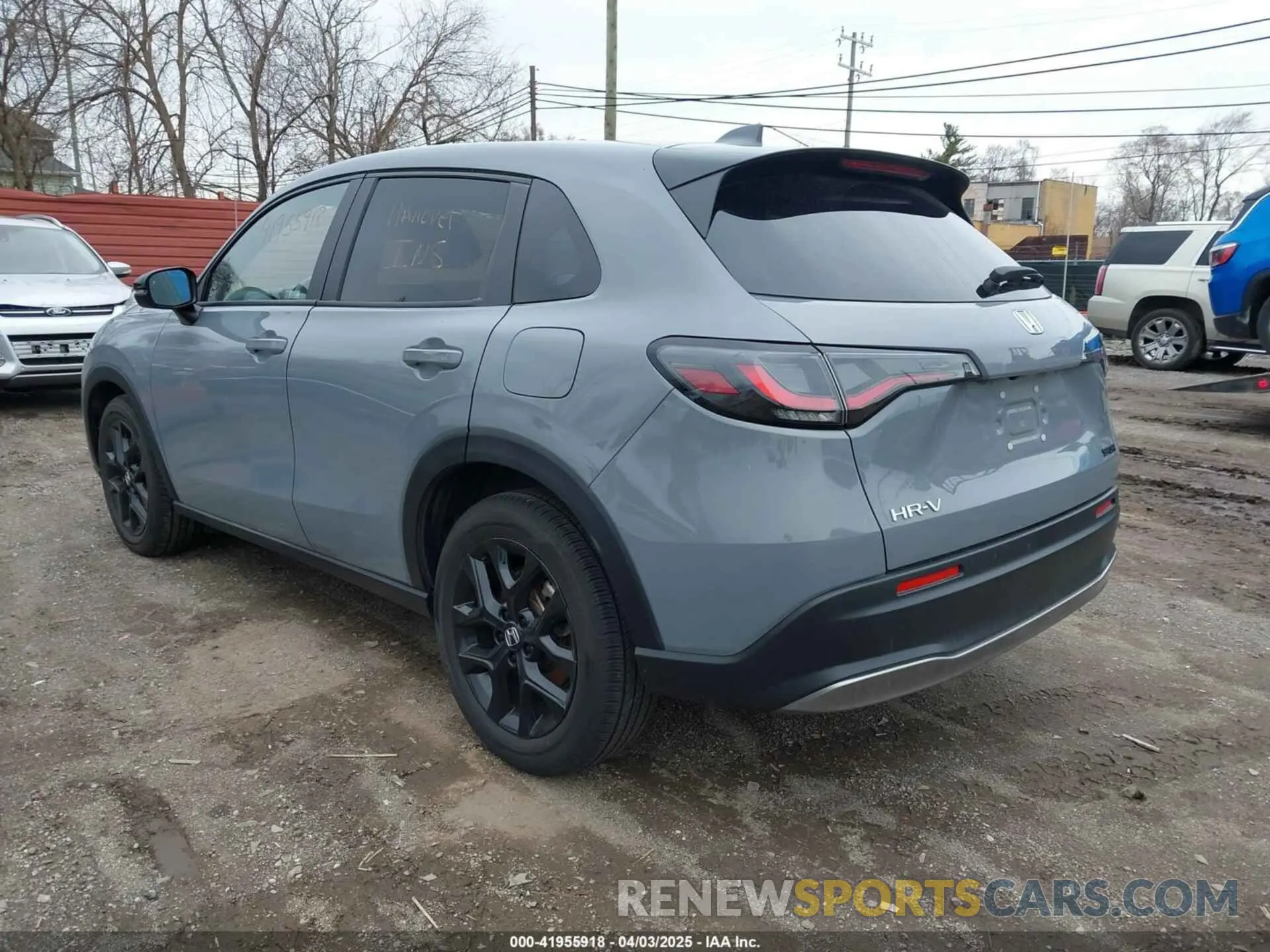 3 Photograph of a damaged car 3CZRZ2H57RM741310 HONDA HR-V 2024