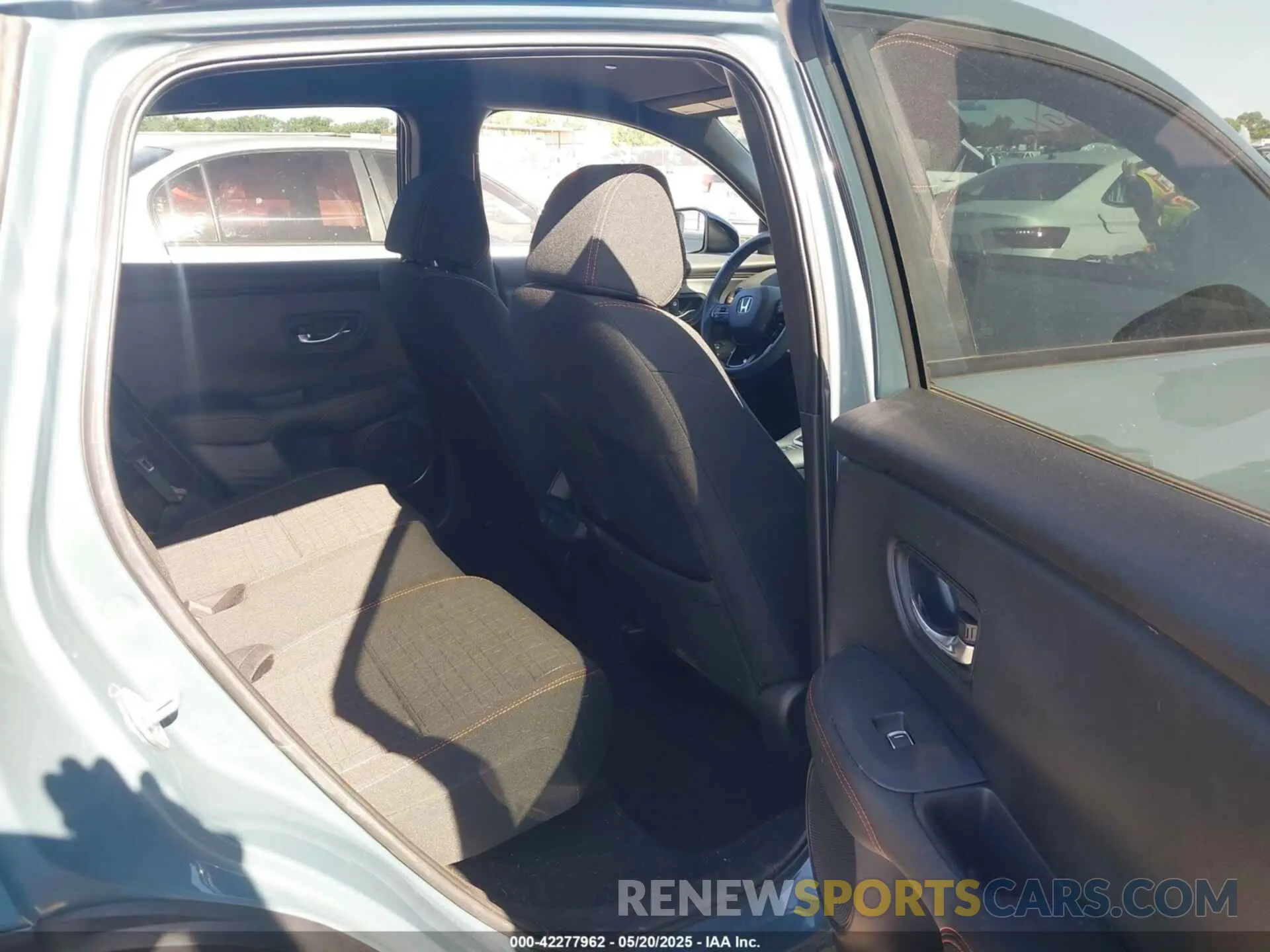 8 Photograph of a damaged car 3CZRZ2H57RM747513 HONDA HR-V 2024