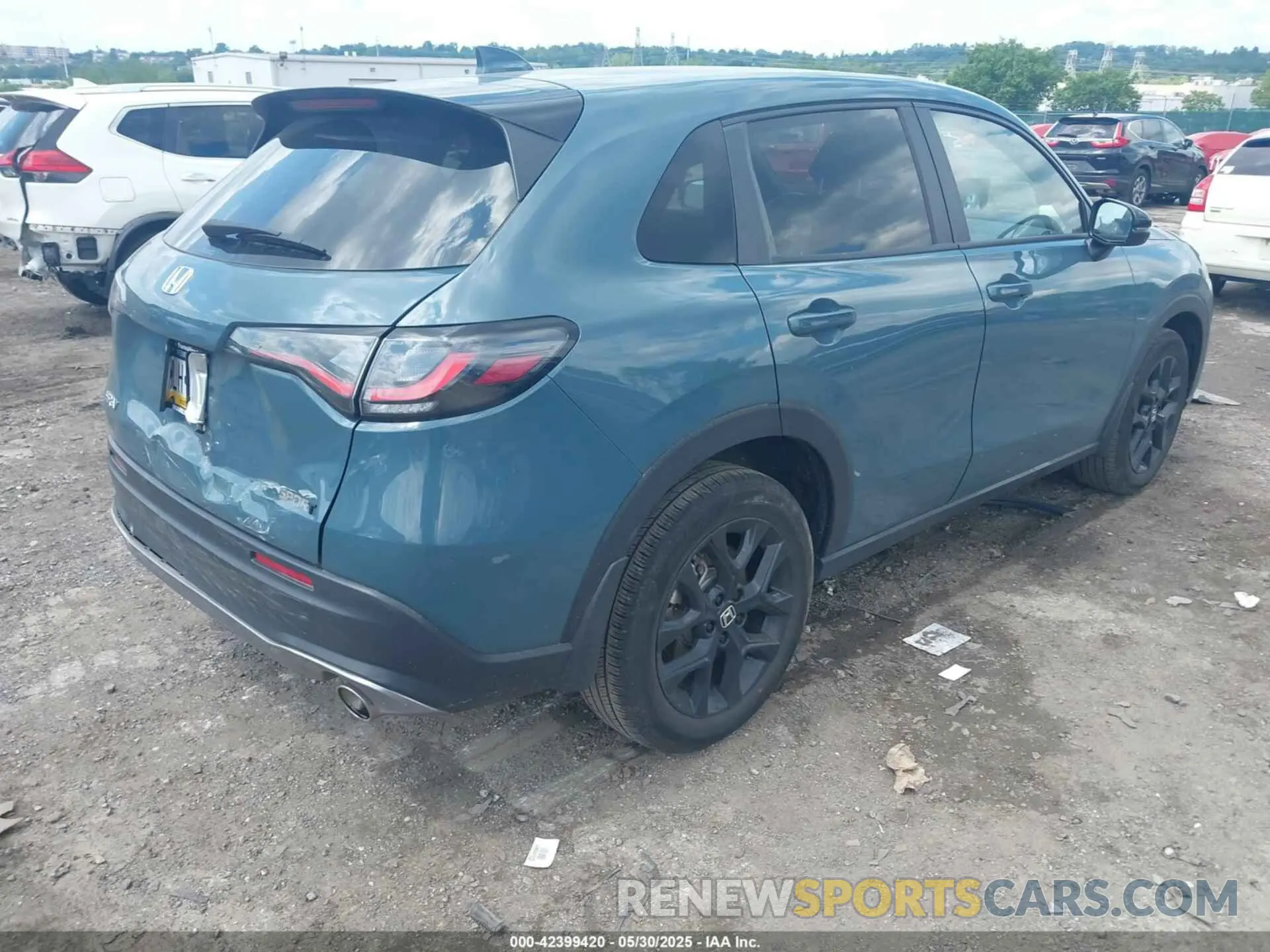 4 Photograph of a damaged car 3CZRZ2H57RM767888 HONDA HR-V 2024