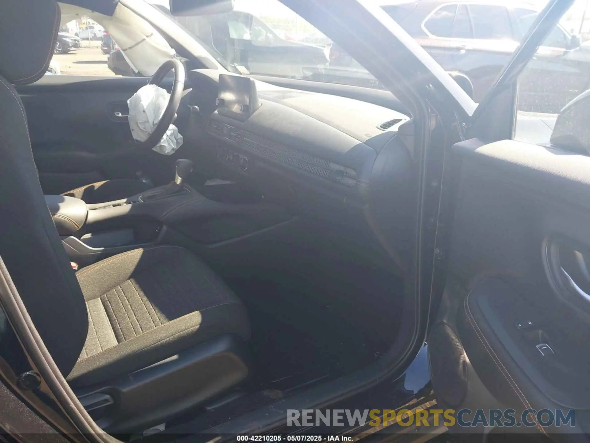 5 Photograph of a damaged car 3CZRZ2H57RM768992 HONDA HR-V 2024