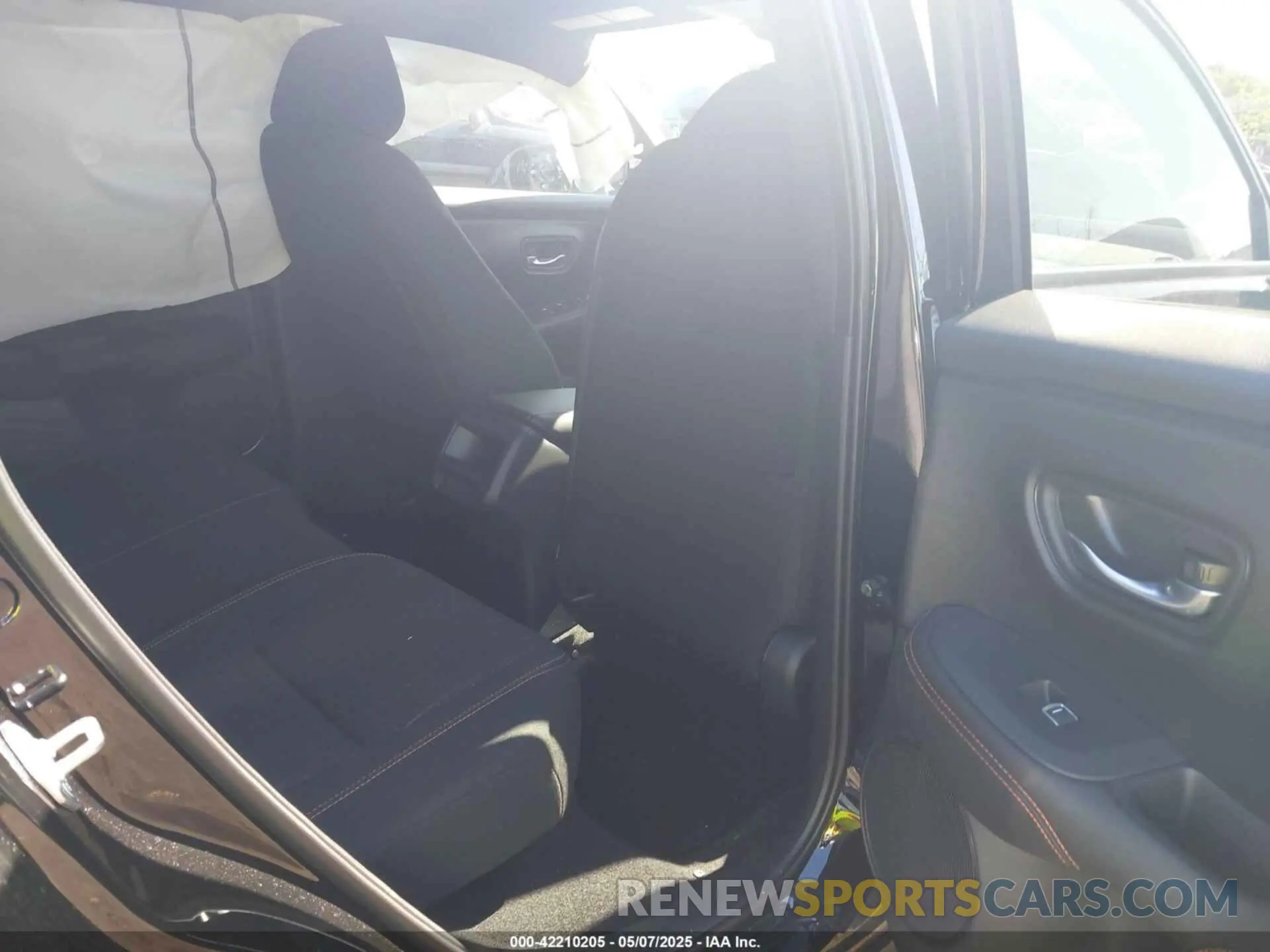 8 Photograph of a damaged car 3CZRZ2H57RM768992 HONDA HR-V 2024