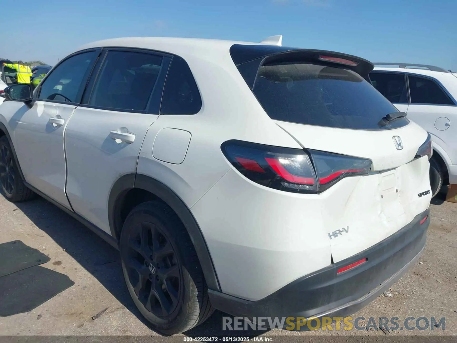 3 Photograph of a damaged car 3CZRZ2H58RM736200 HONDA HR-V 2024