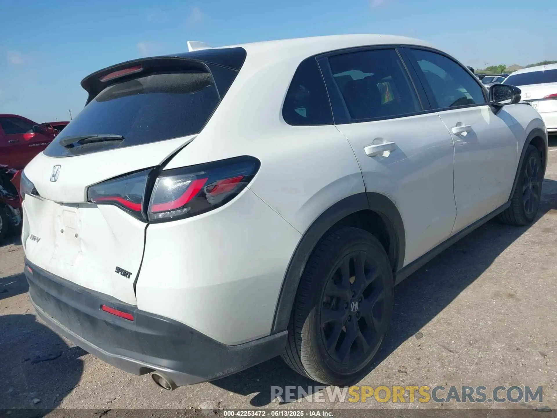 4 Photograph of a damaged car 3CZRZ2H58RM736200 HONDA HR-V 2024