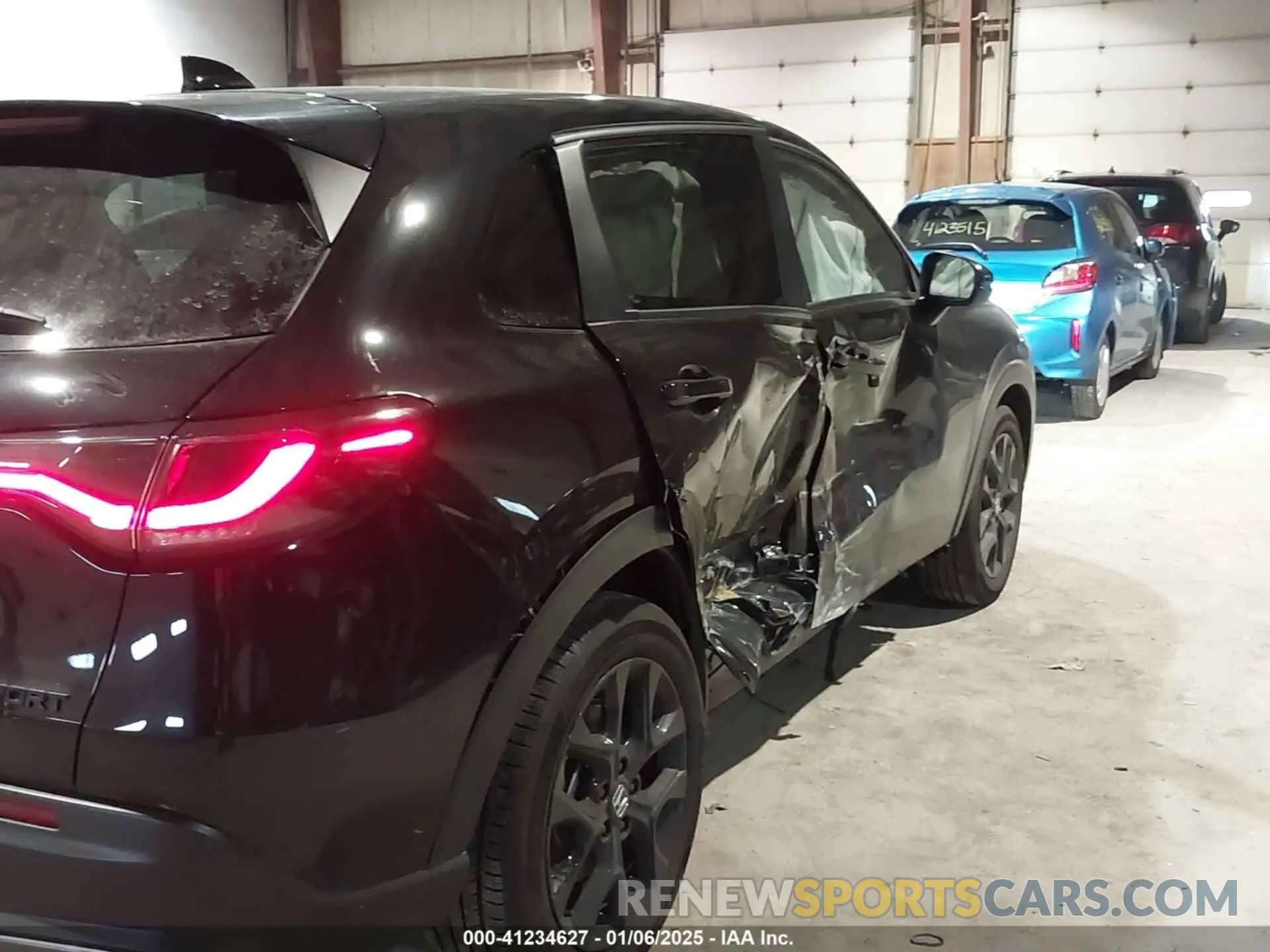 18 Photograph of a damaged car 3CZRZ2H58RM782917 HONDA HR-V 2024