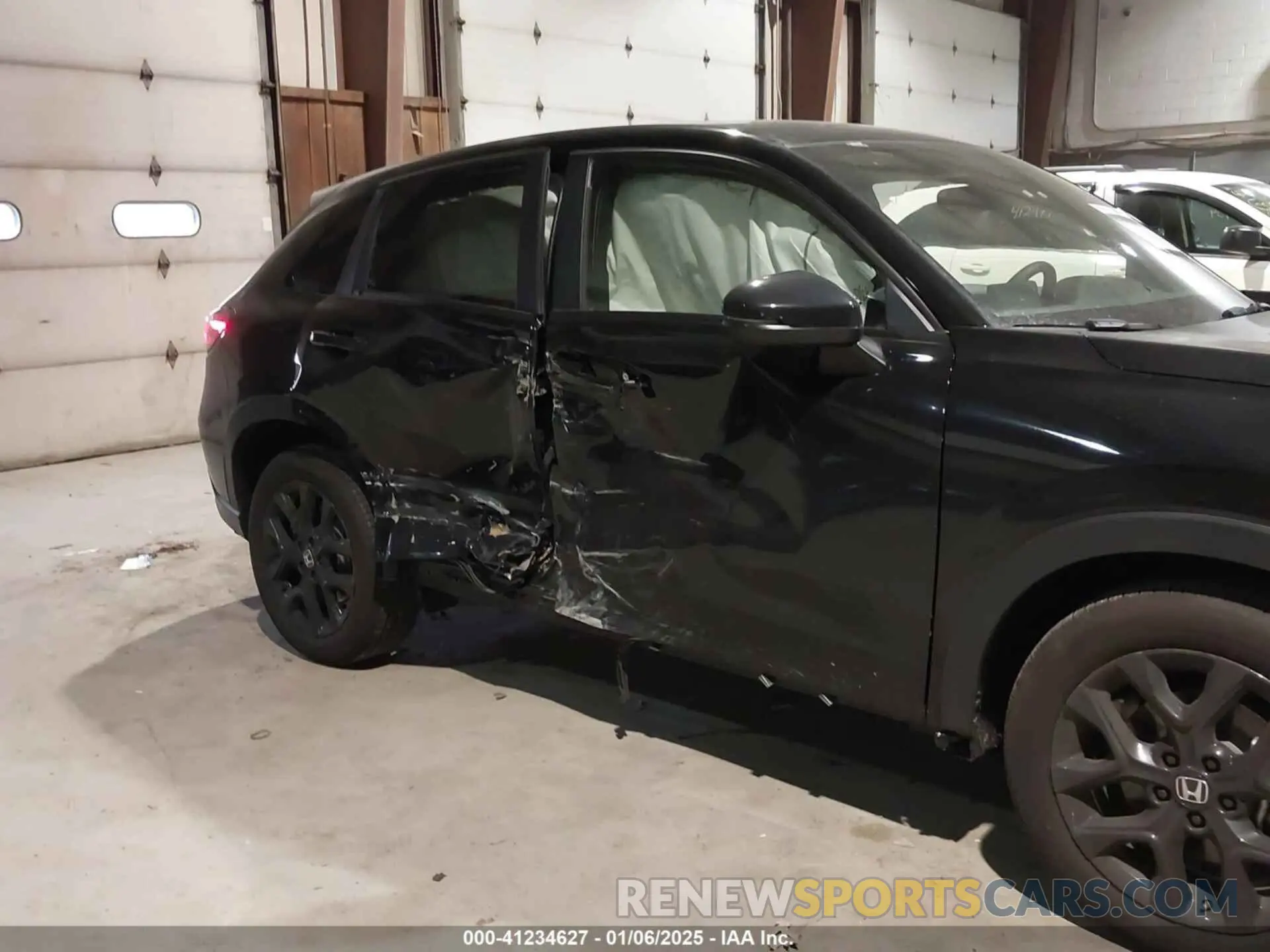 6 Photograph of a damaged car 3CZRZ2H58RM782917 HONDA HR-V 2024