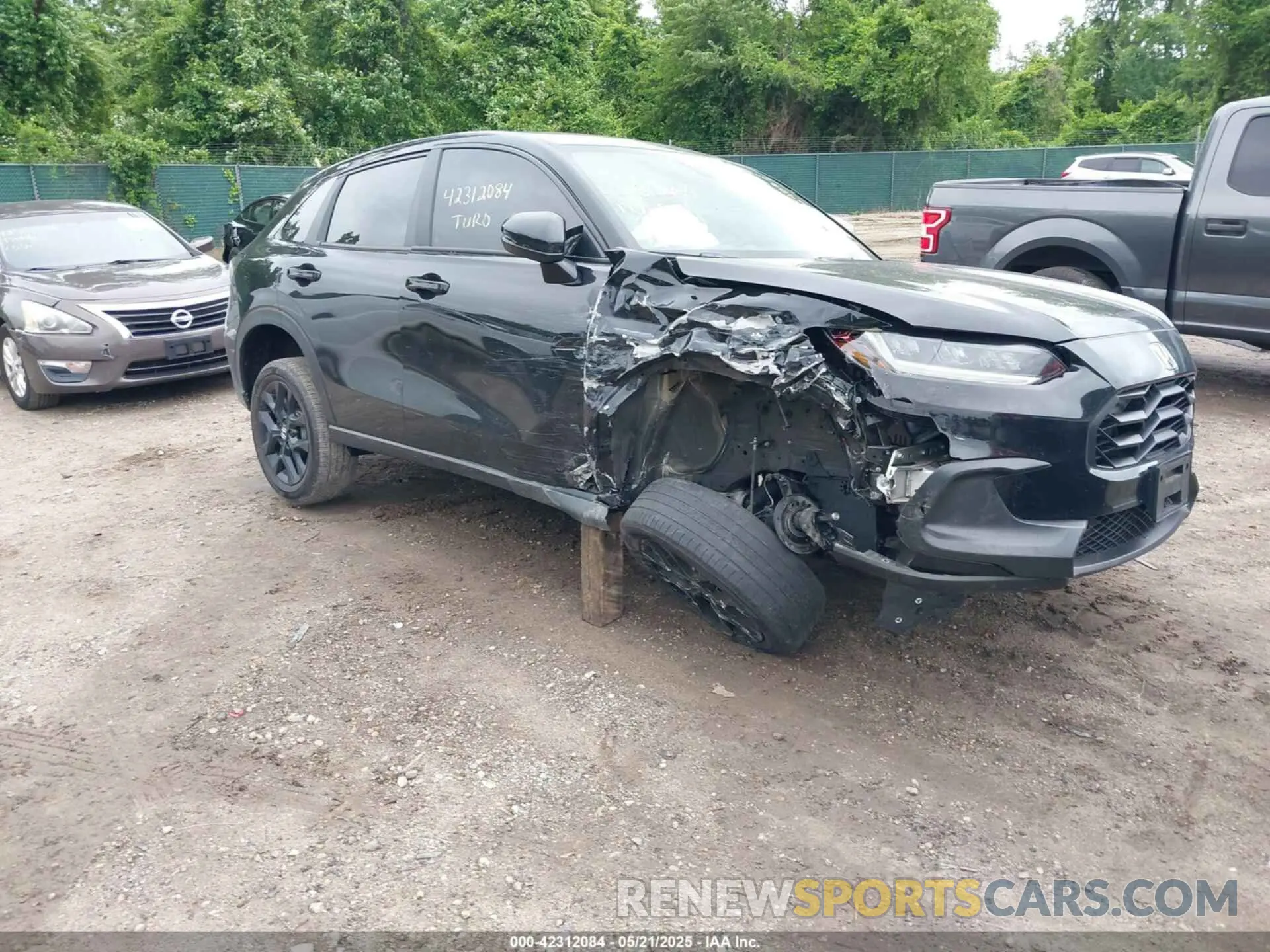 1 Photograph of a damaged car 3CZRZ2H59RM712228 HONDA HR-V 2024
