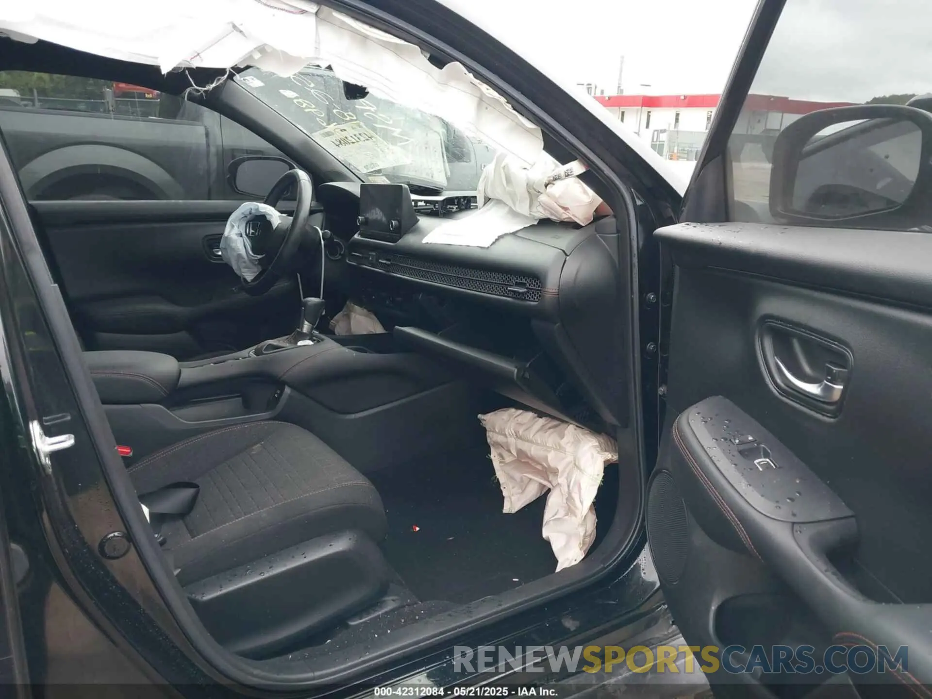 5 Photograph of a damaged car 3CZRZ2H59RM712228 HONDA HR-V 2024