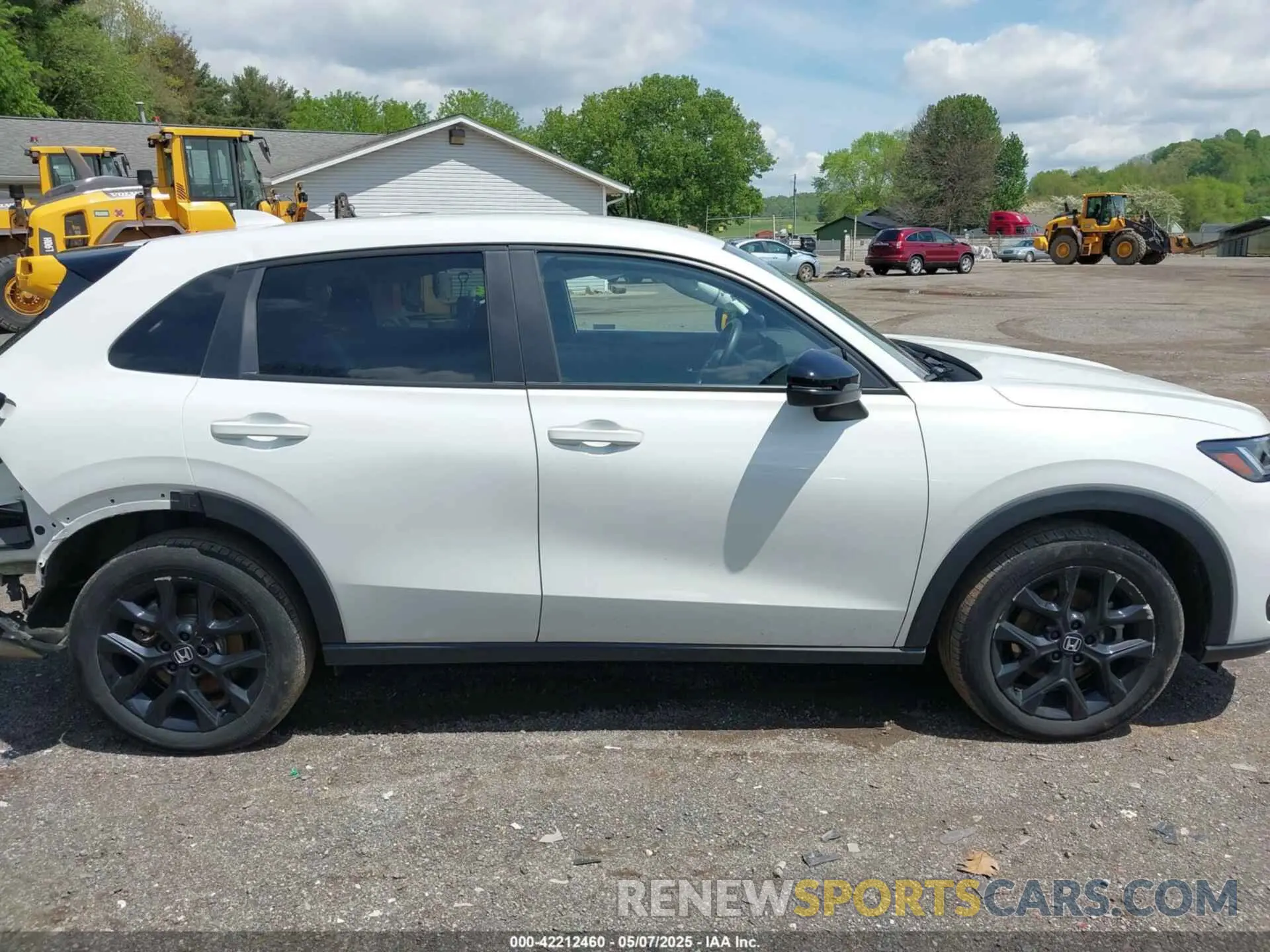 14 Photograph of a damaged car 3CZRZ2H59RM725996 HONDA HR-V 2024