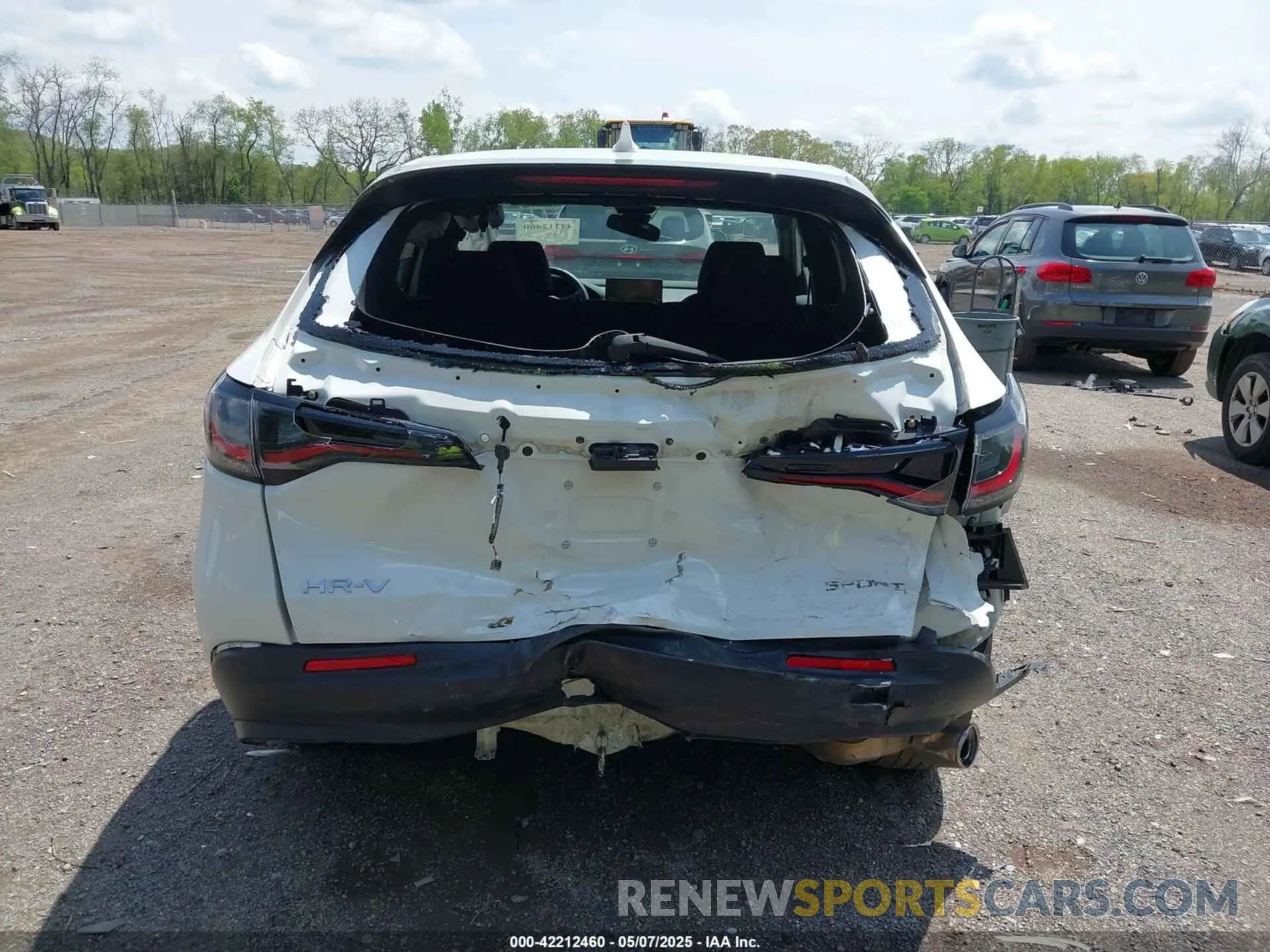 17 Photograph of a damaged car 3CZRZ2H59RM725996 HONDA HR-V 2024