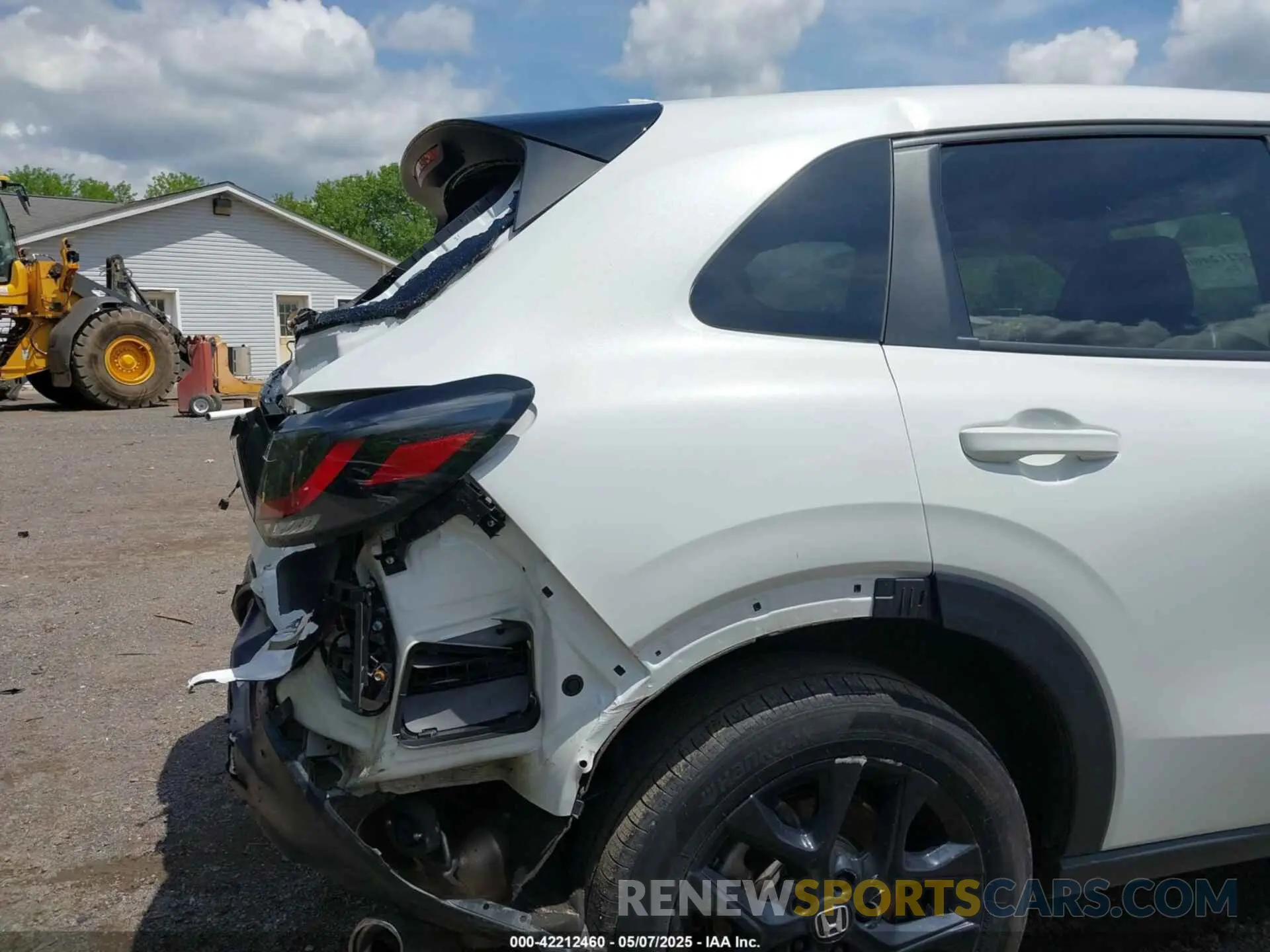 18 Photograph of a damaged car 3CZRZ2H59RM725996 HONDA HR-V 2024
