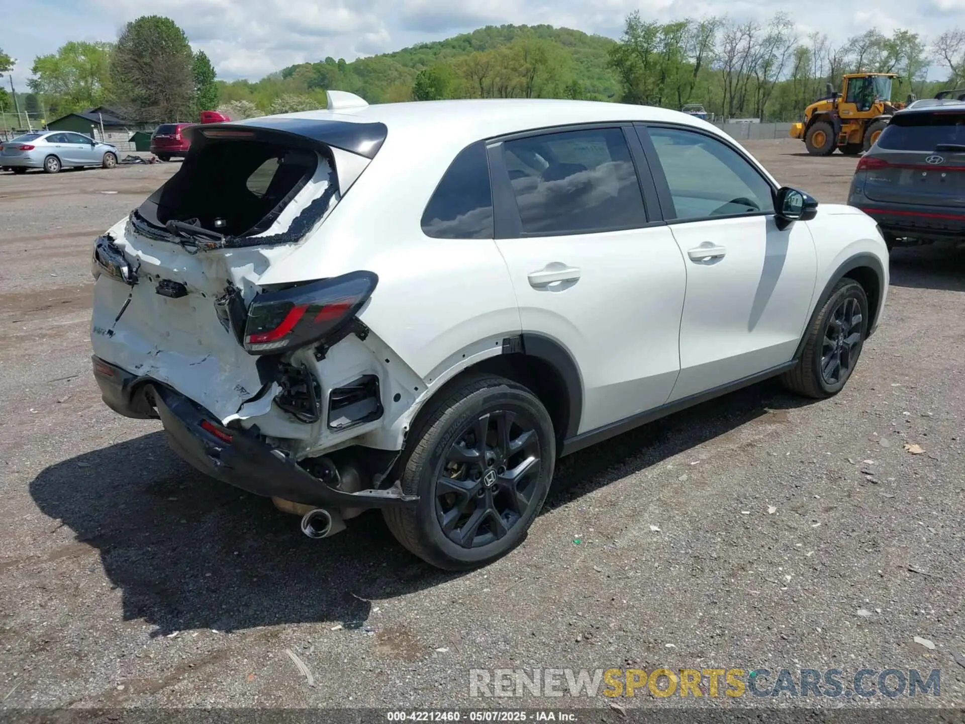 4 Photograph of a damaged car 3CZRZ2H59RM725996 HONDA HR-V 2024