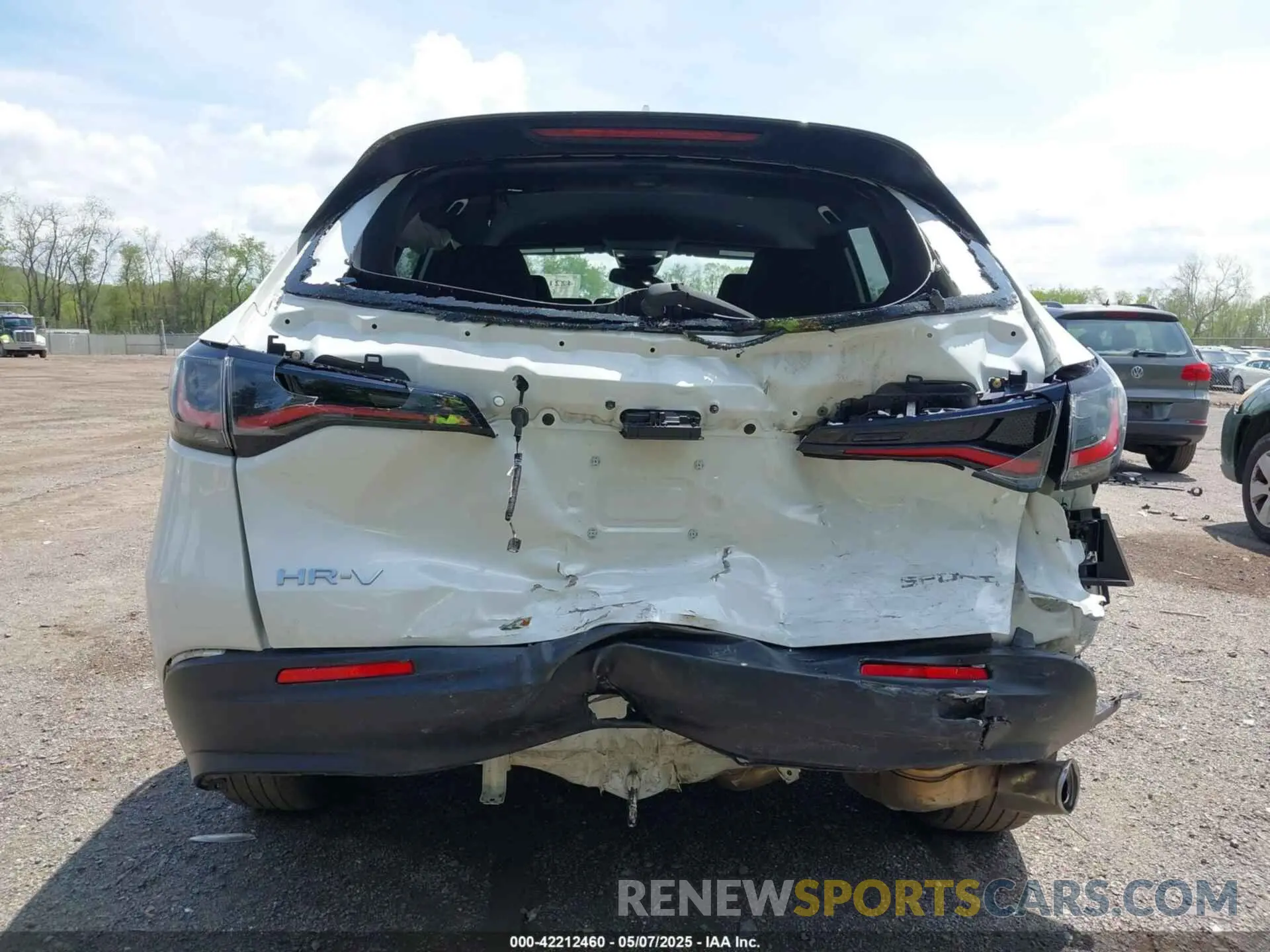 6 Photograph of a damaged car 3CZRZ2H59RM725996 HONDA HR-V 2024