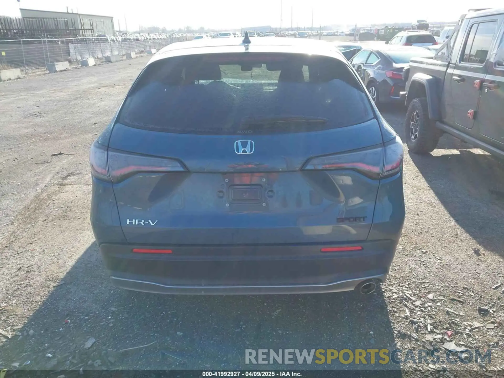 16 Photograph of a damaged car 3CZRZ2H59RM757654 HONDA HR-V 2024