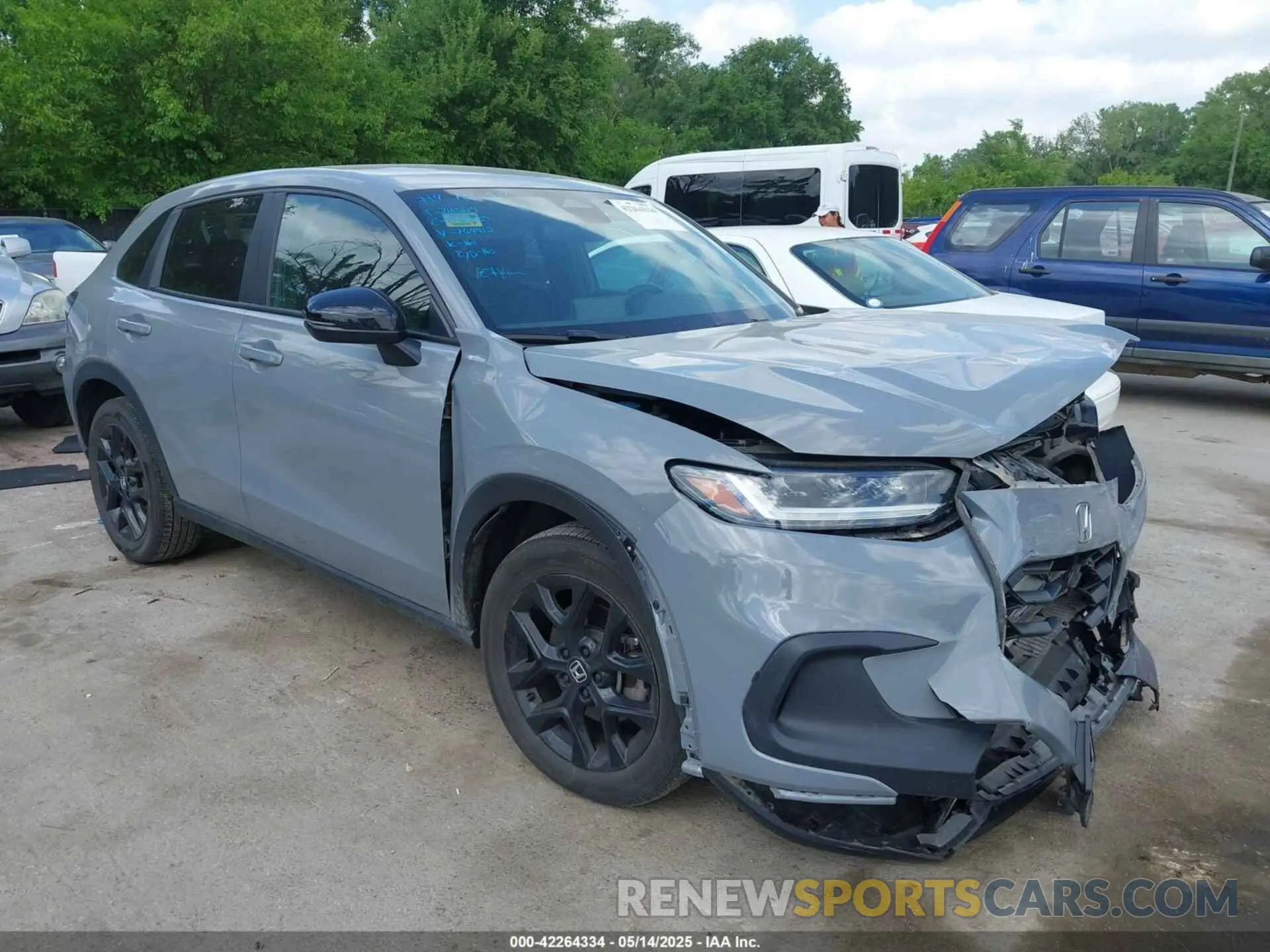 1 Photograph of a damaged car 3CZRZ2H59RM764412 HONDA HR-V 2024