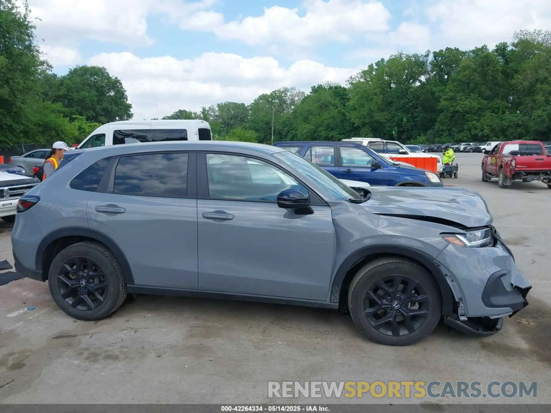 13 Photograph of a damaged car 3CZRZ2H59RM764412 HONDA HR-V 2024