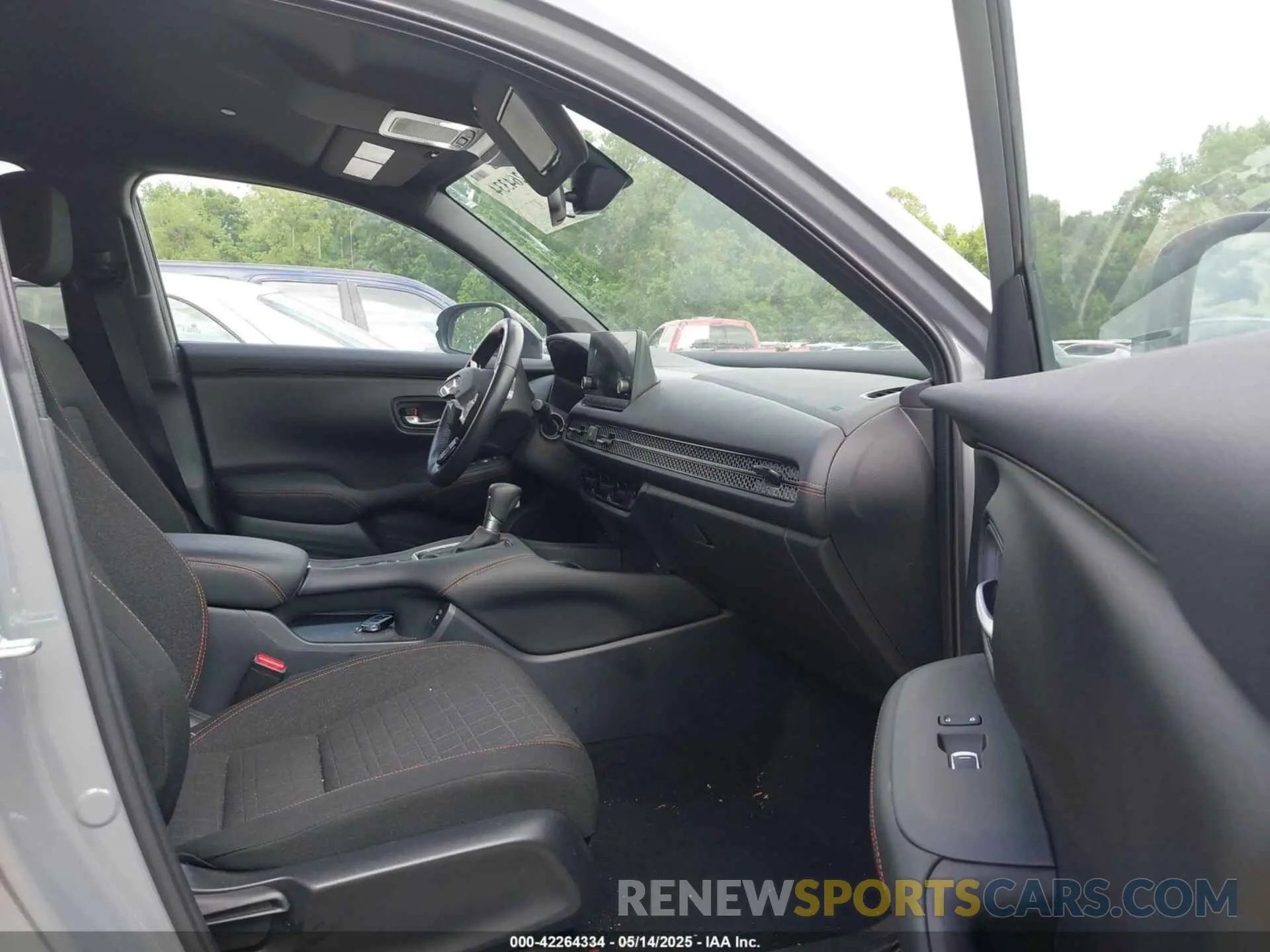5 Photograph of a damaged car 3CZRZ2H59RM764412 HONDA HR-V 2024
