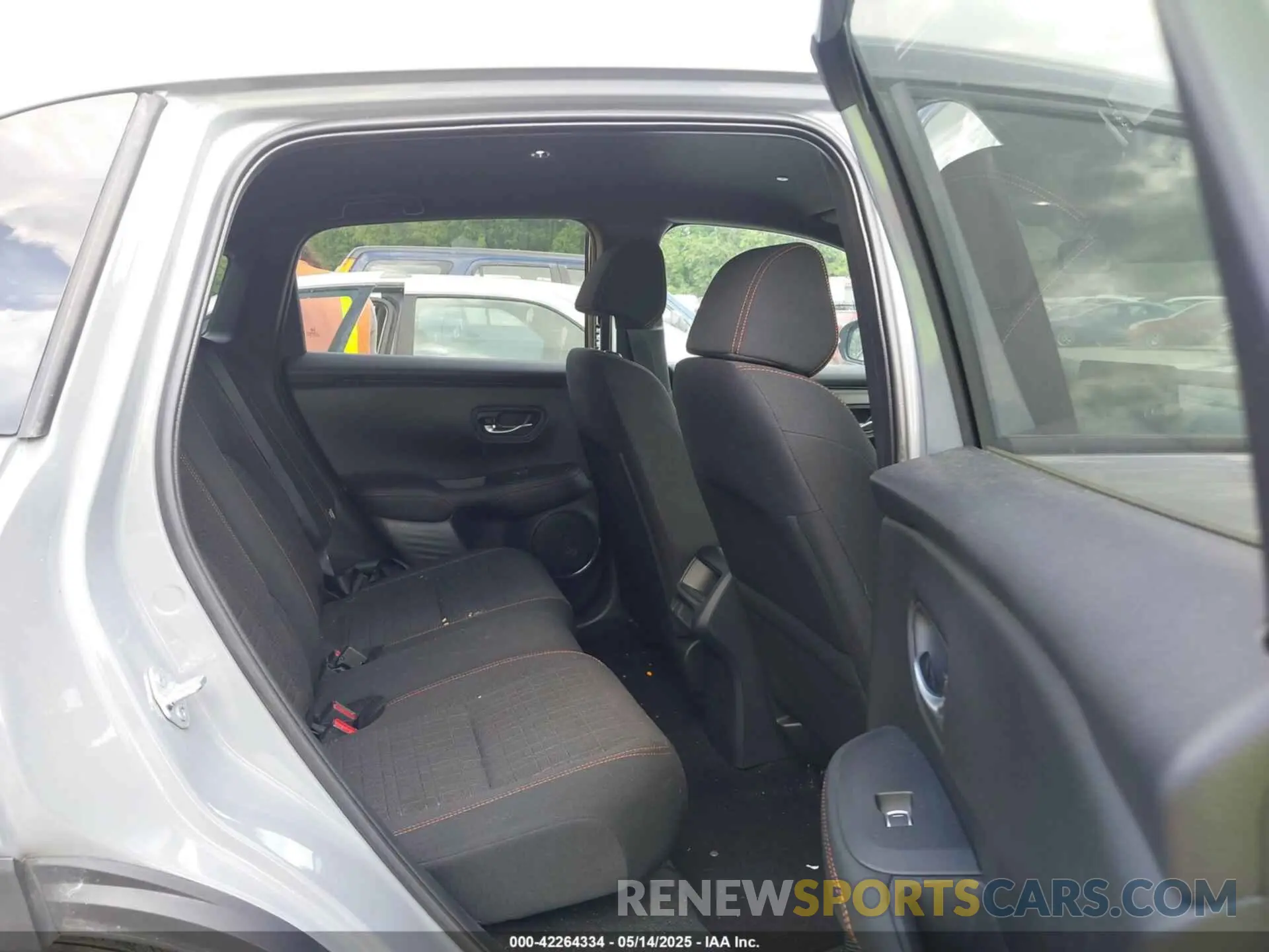 8 Photograph of a damaged car 3CZRZ2H59RM764412 HONDA HR-V 2024