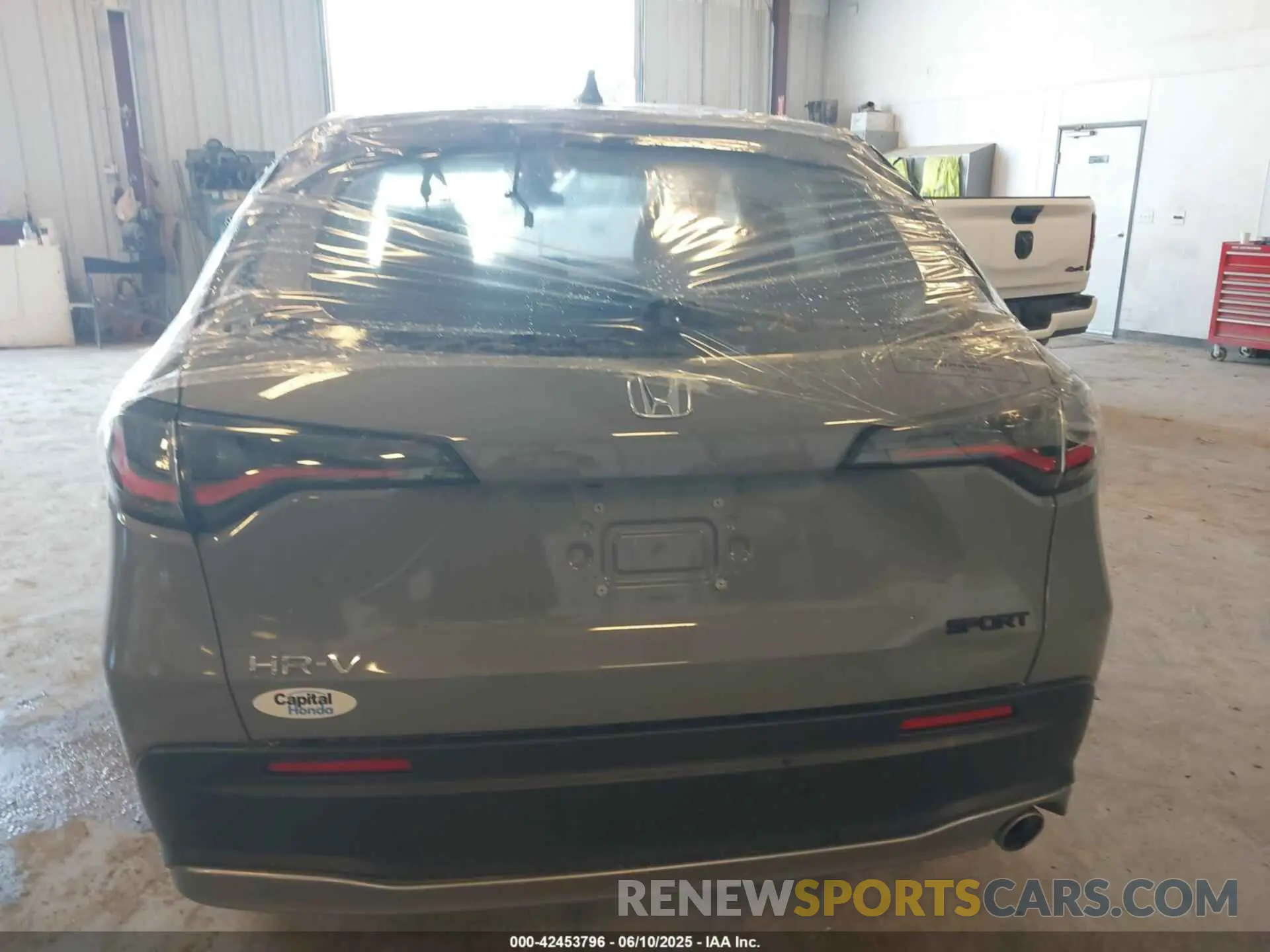 16 Photograph of a damaged car 3CZRZ2H5XRM752351 HONDA HR-V 2024