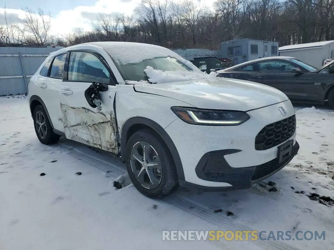 4 Photograph of a damaged car 3CZRZ2H70RM752473 HONDA HR-V 2024