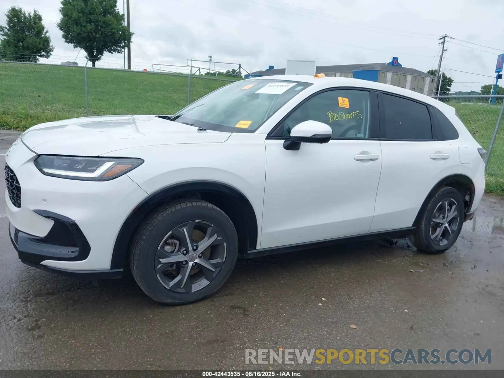 15 Photograph of a damaged car 3CZRZ2H73RM729561 HONDA HR-V 2024