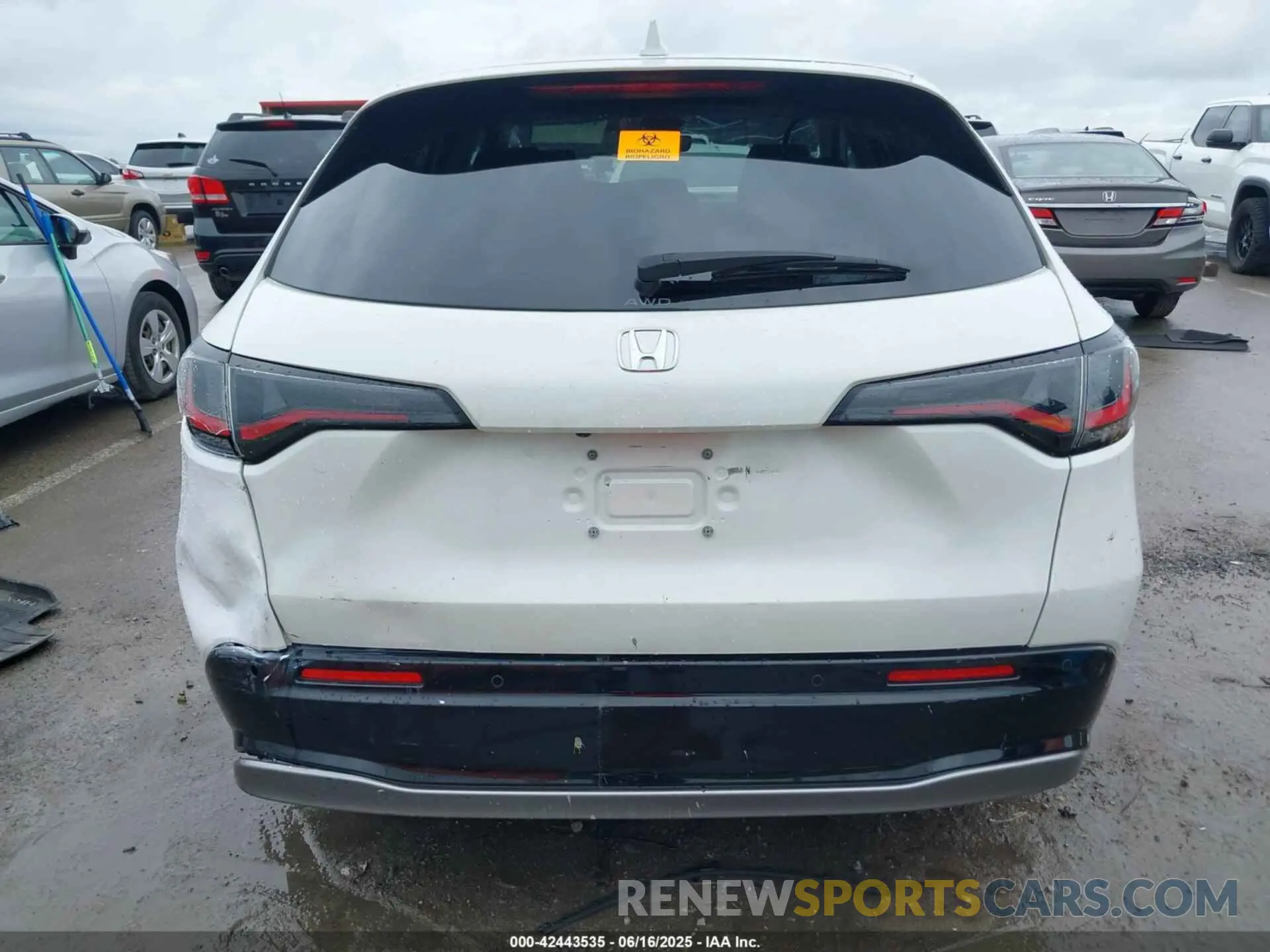 17 Photograph of a damaged car 3CZRZ2H73RM729561 HONDA HR-V 2024