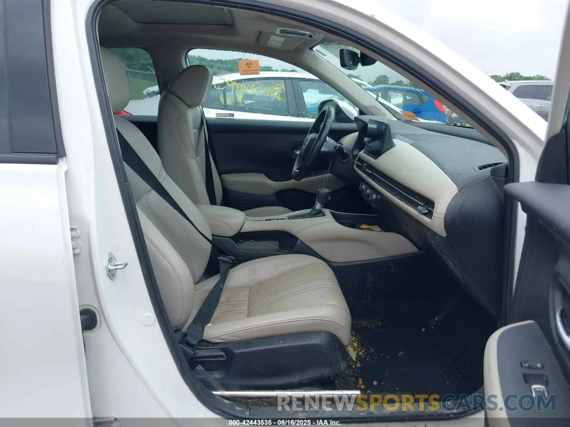 5 Photograph of a damaged car 3CZRZ2H73RM729561 HONDA HR-V 2024