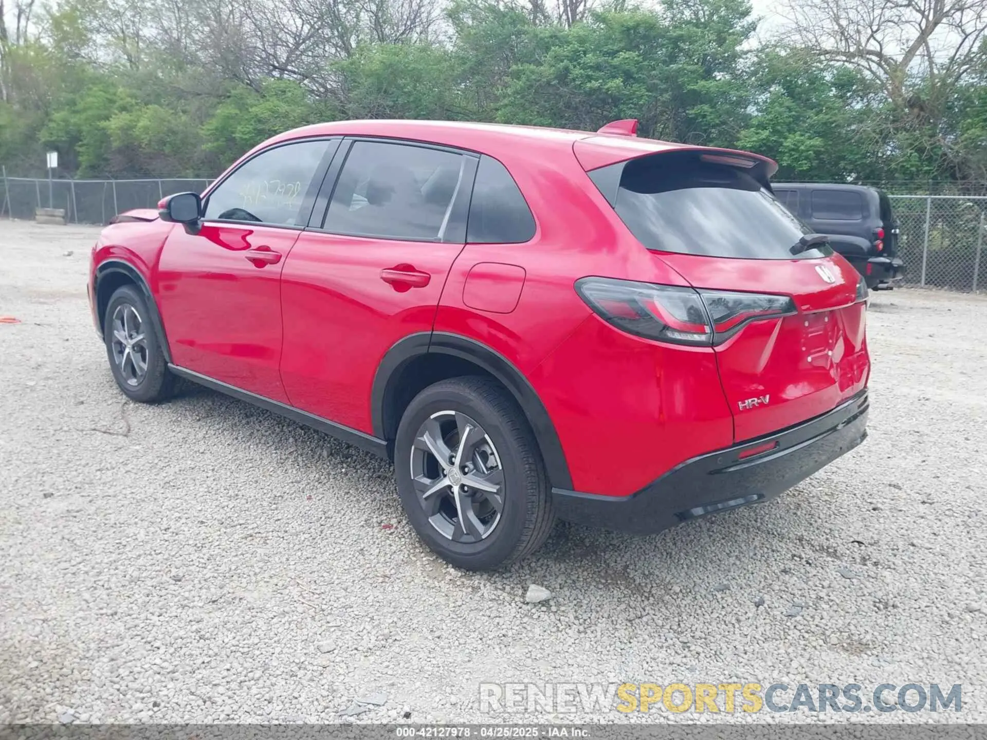 3 Photograph of a damaged car 3CZRZ2H74RM735269 HONDA HR-V 2024