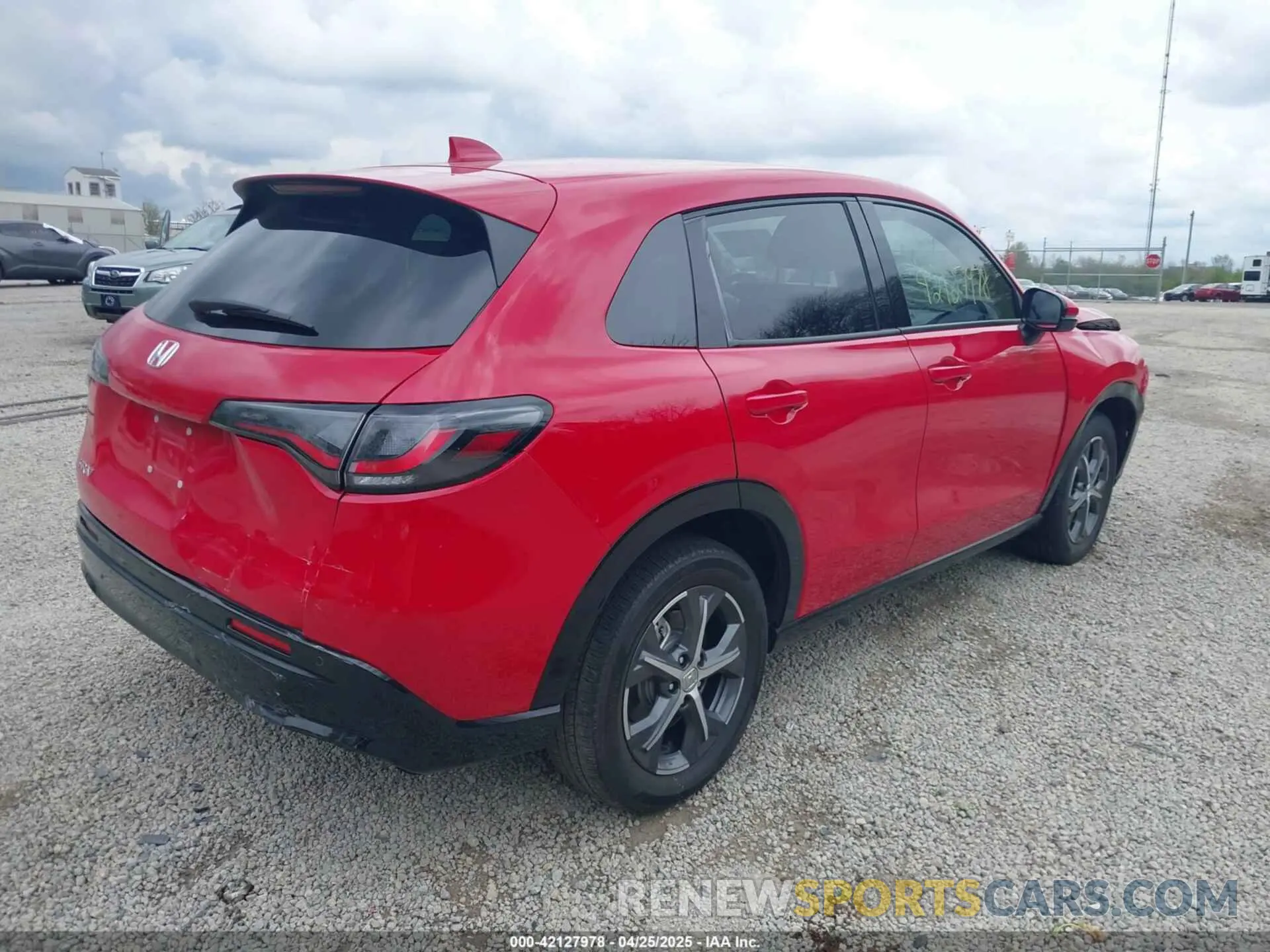 4 Photograph of a damaged car 3CZRZ2H74RM735269 HONDA HR-V 2024