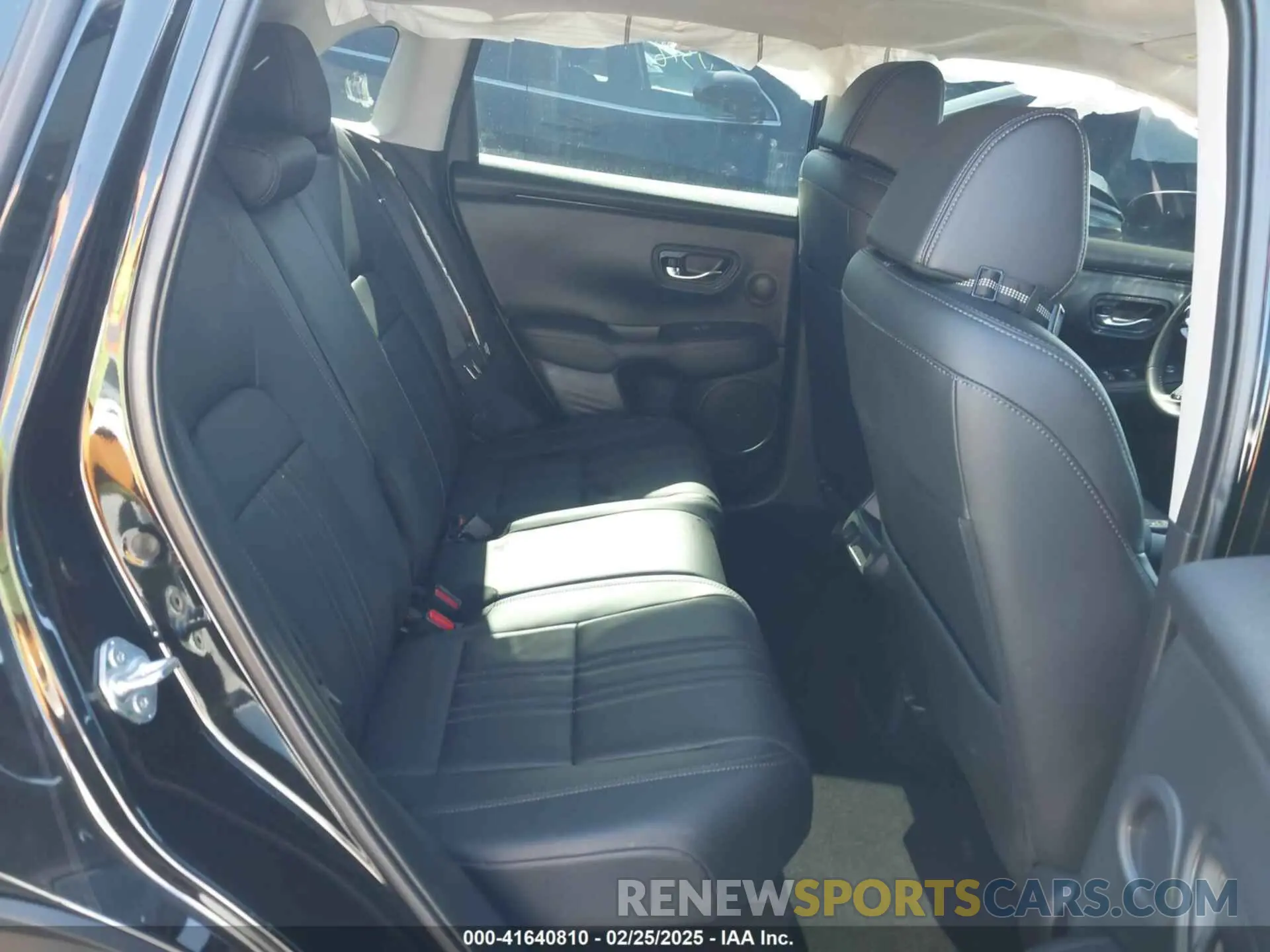 8 Photograph of a damaged car 3CZRZ2H75RM745437 HONDA HR-V 2024