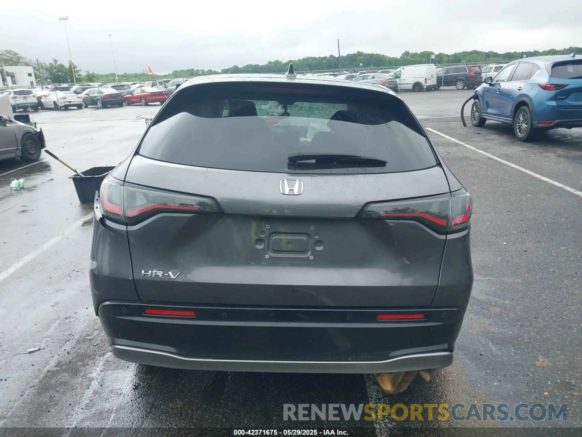 17 Photograph of a damaged car 3CZRZ2H77RM777208 HONDA HR-V 2024