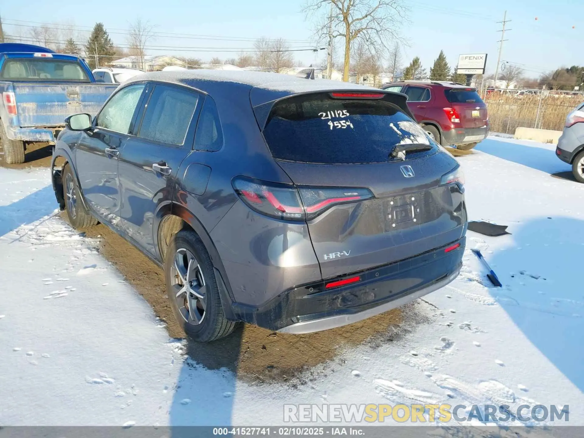 3 Photograph of a damaged car 3CZRZ2H78RM769554 HONDA HR-V 2024