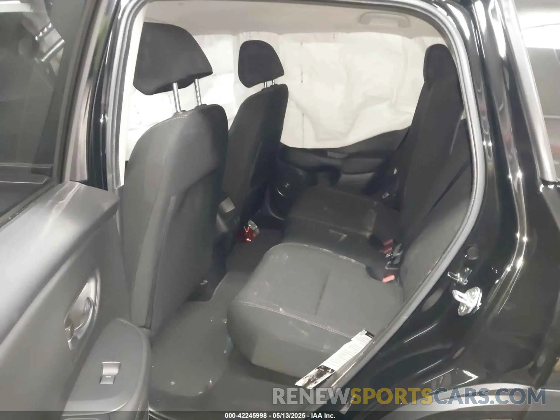8 Photograph of a damaged car 3CZRZ1H31SM702517 HONDA HR-V 2025