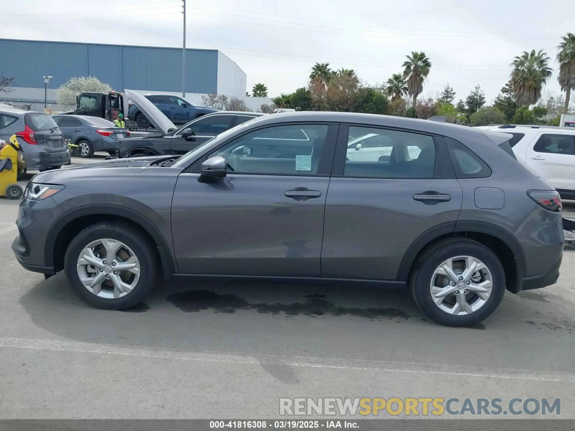 14 Photograph of a damaged car 3CZRZ1H31SM717311 HONDA HR-V 2025