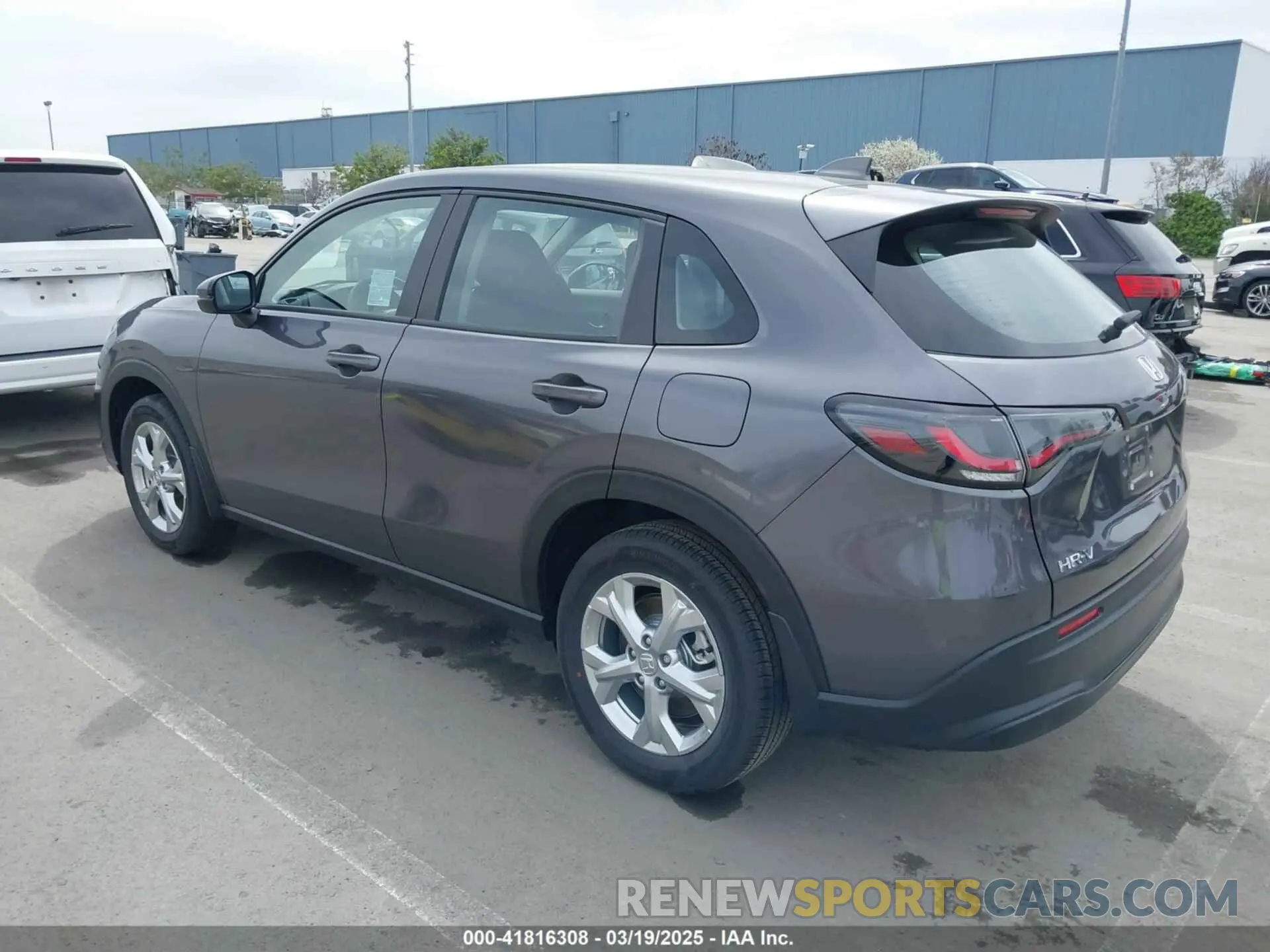 3 Photograph of a damaged car 3CZRZ1H31SM717311 HONDA HR-V 2025