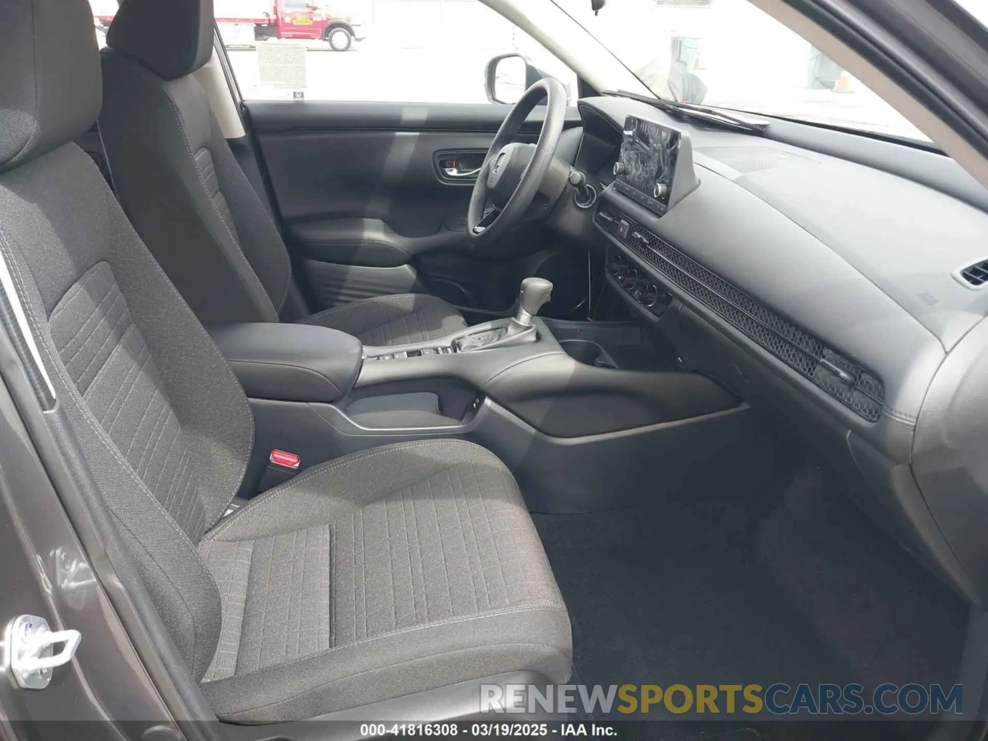5 Photograph of a damaged car 3CZRZ1H31SM717311 HONDA HR-V 2025