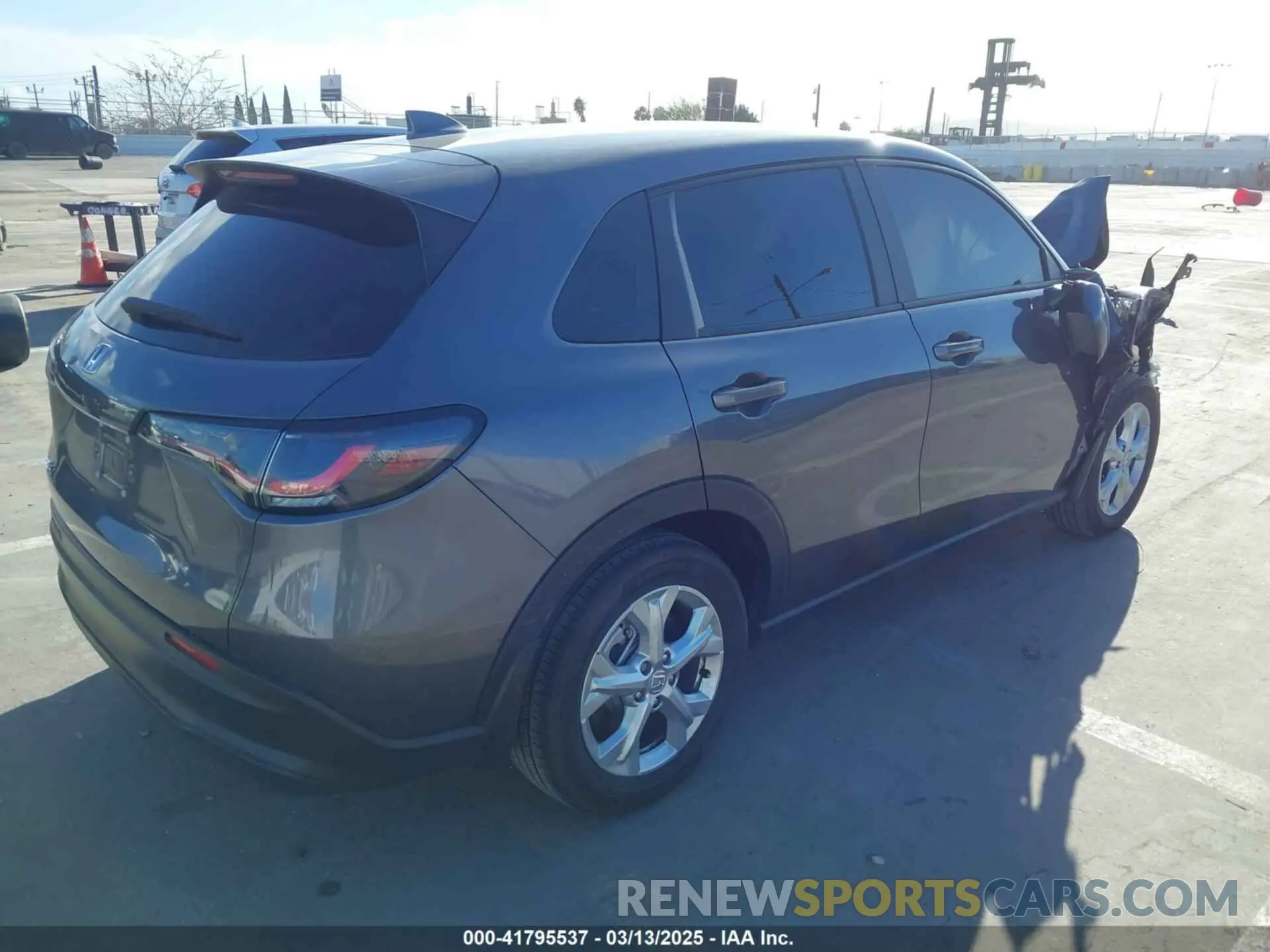 4 Photograph of a damaged car 3CZRZ1H33SM714183 HONDA HR-V 2025