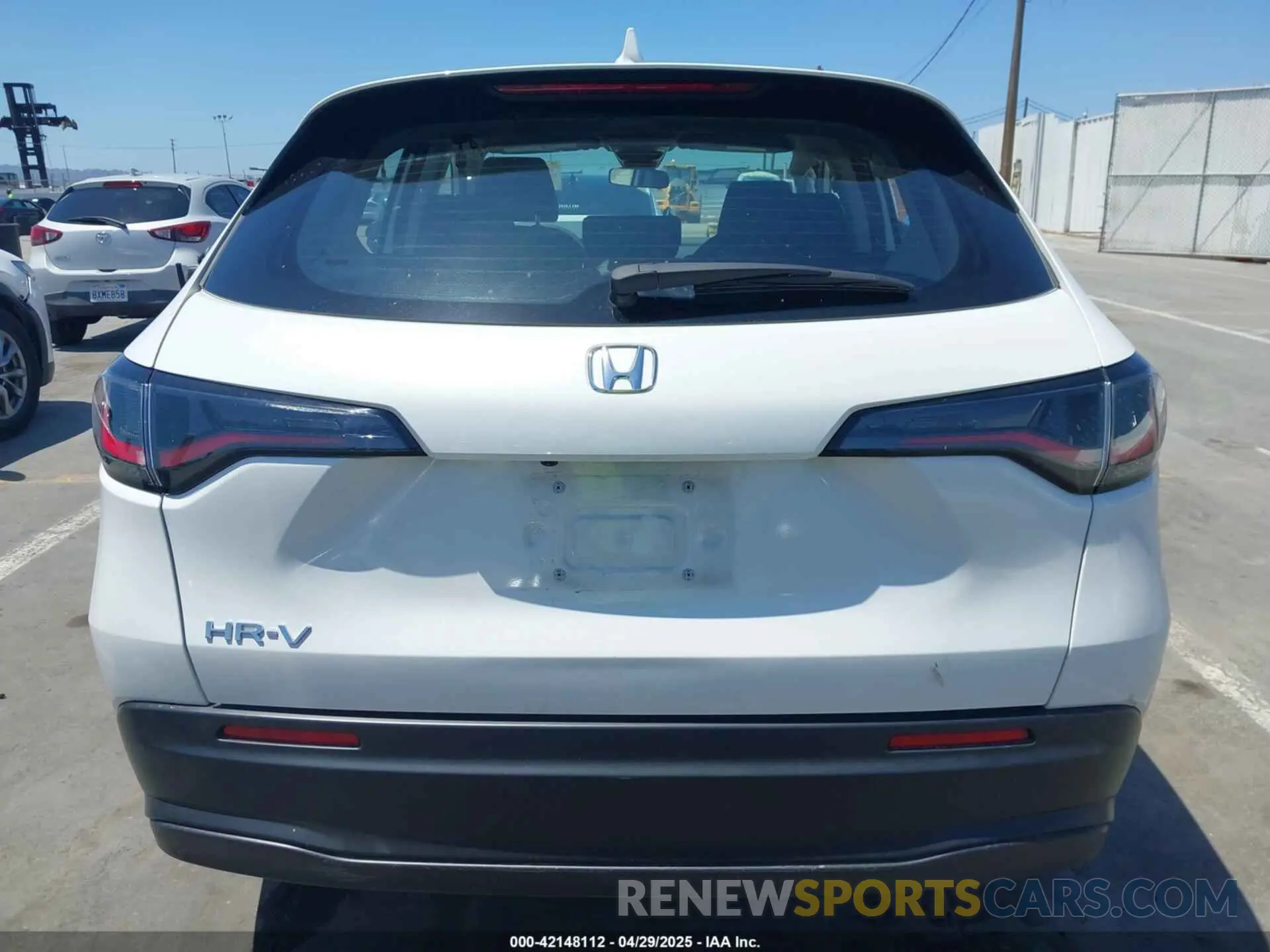 17 Photograph of a damaged car 3CZRZ1H33SM715575 HONDA HR-V 2025