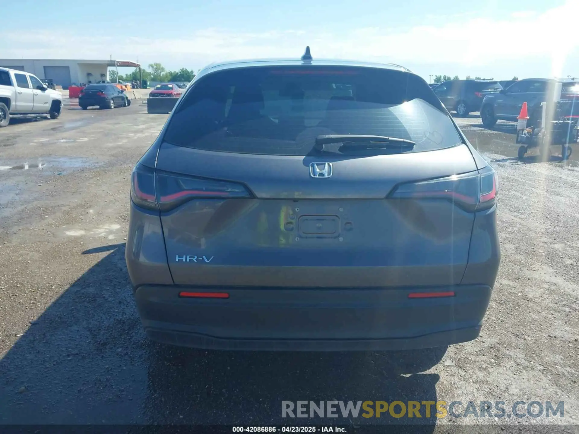 16 Photograph of a damaged car 3CZRZ1H34SM700003 HONDA HR-V 2025