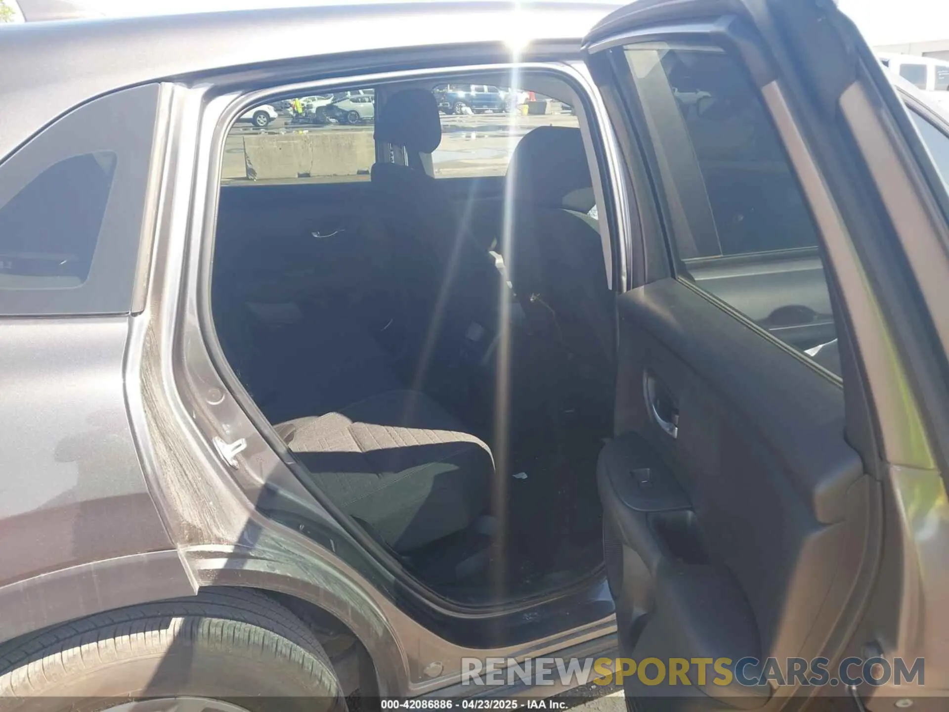 8 Photograph of a damaged car 3CZRZ1H34SM700003 HONDA HR-V 2025