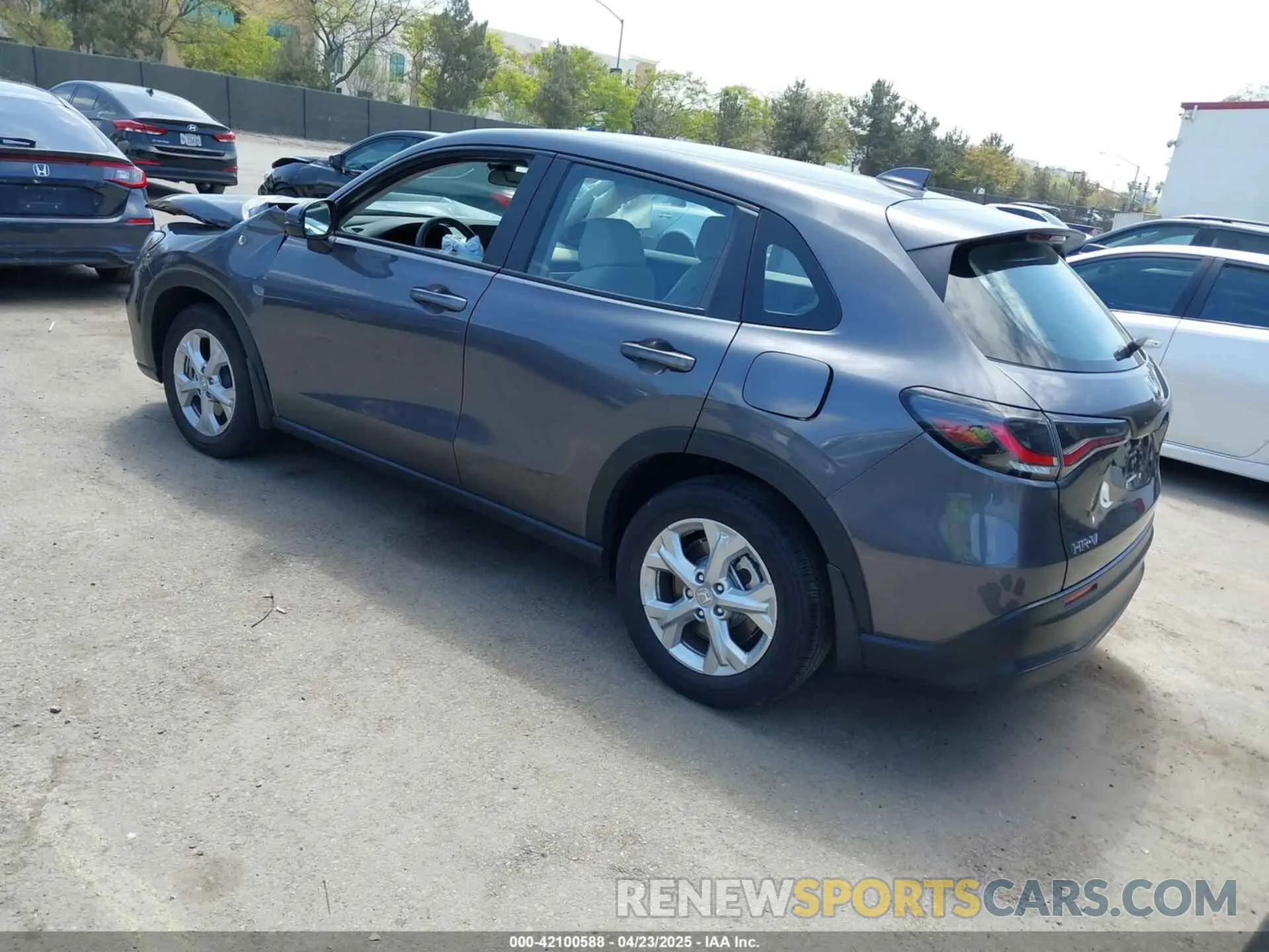 3 Photograph of a damaged car 3CZRZ1H34SM712460 HONDA HR-V 2025