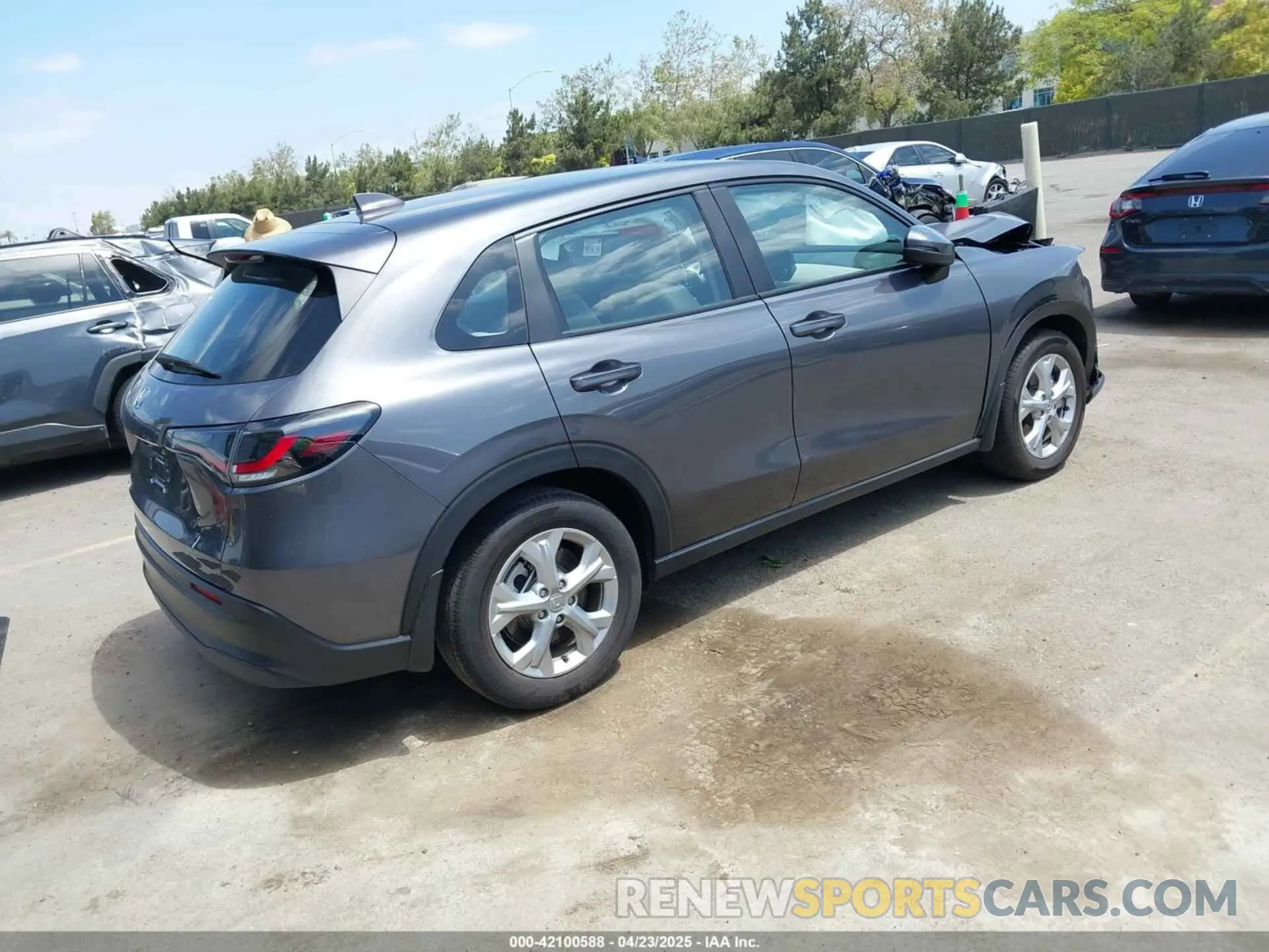 4 Photograph of a damaged car 3CZRZ1H34SM712460 HONDA HR-V 2025