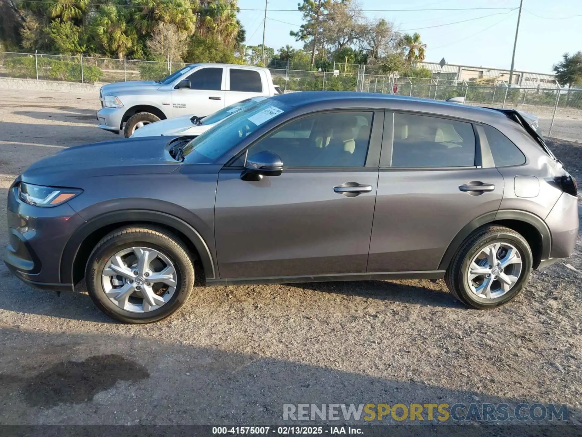14 Photograph of a damaged car 3CZRZ1H34SM737293 HONDA HR-V 2025