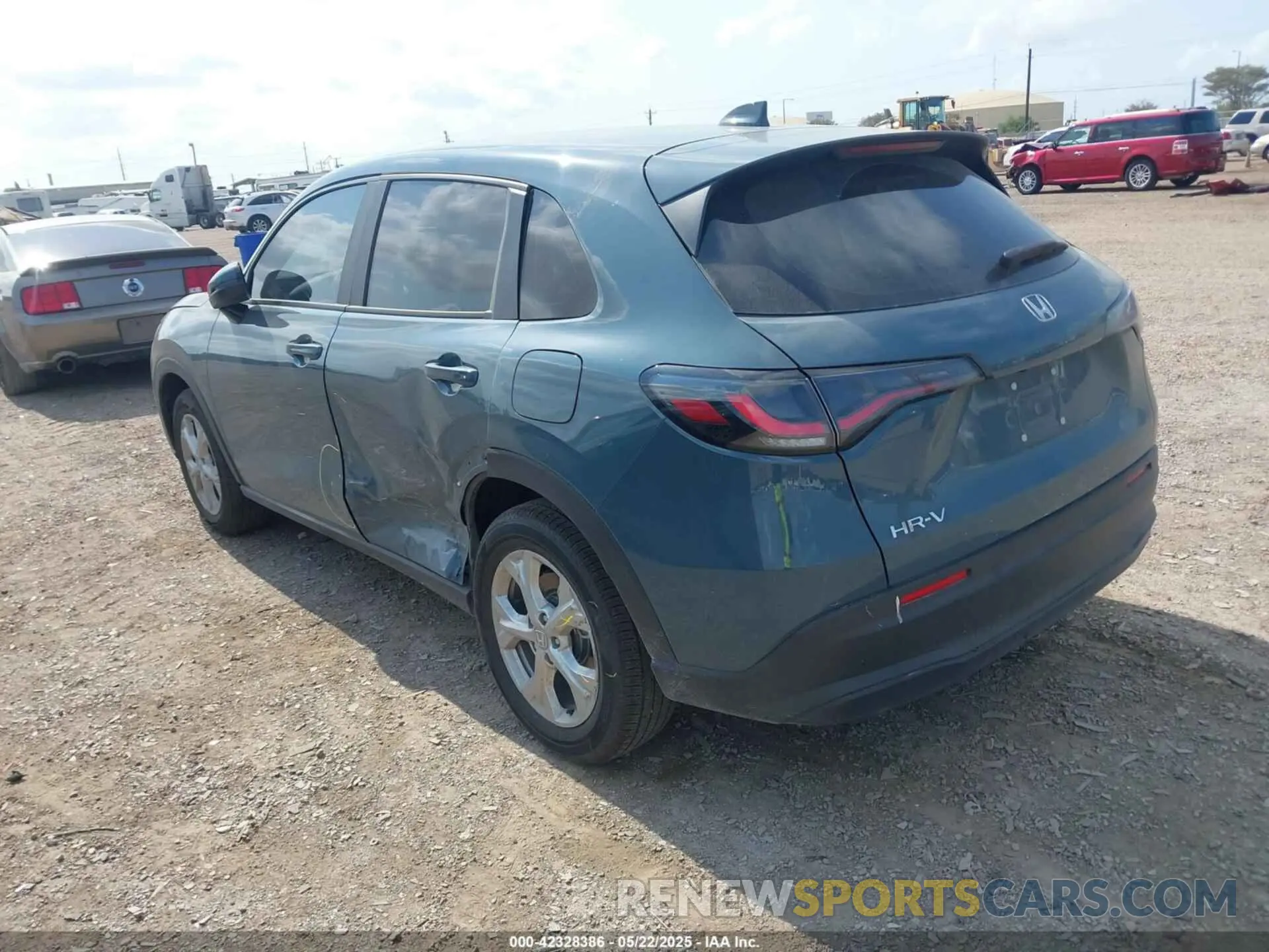 3 Photograph of a damaged car 3CZRZ1H34SM740551 HONDA HR-V 2025