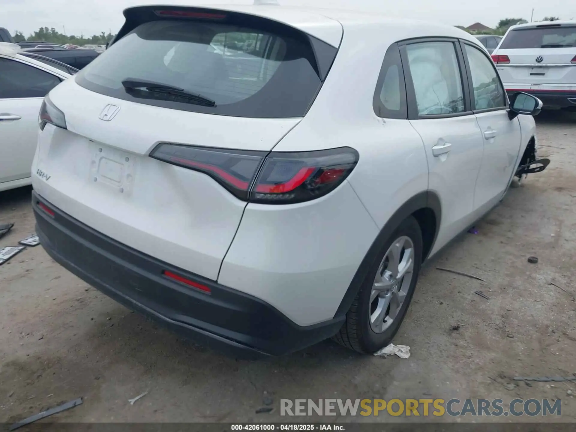 4 Photograph of a damaged car 3CZRZ1H35SM726173 HONDA HR-V 2025