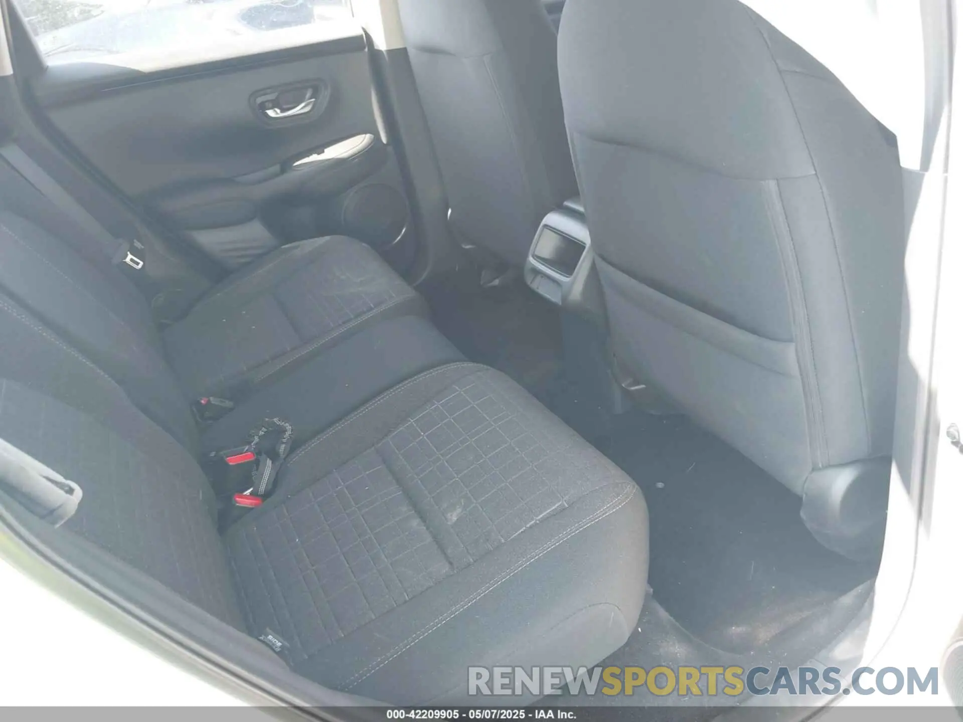 8 Photograph of a damaged car 3CZRZ1H36SM743497 HONDA HR-V 2025