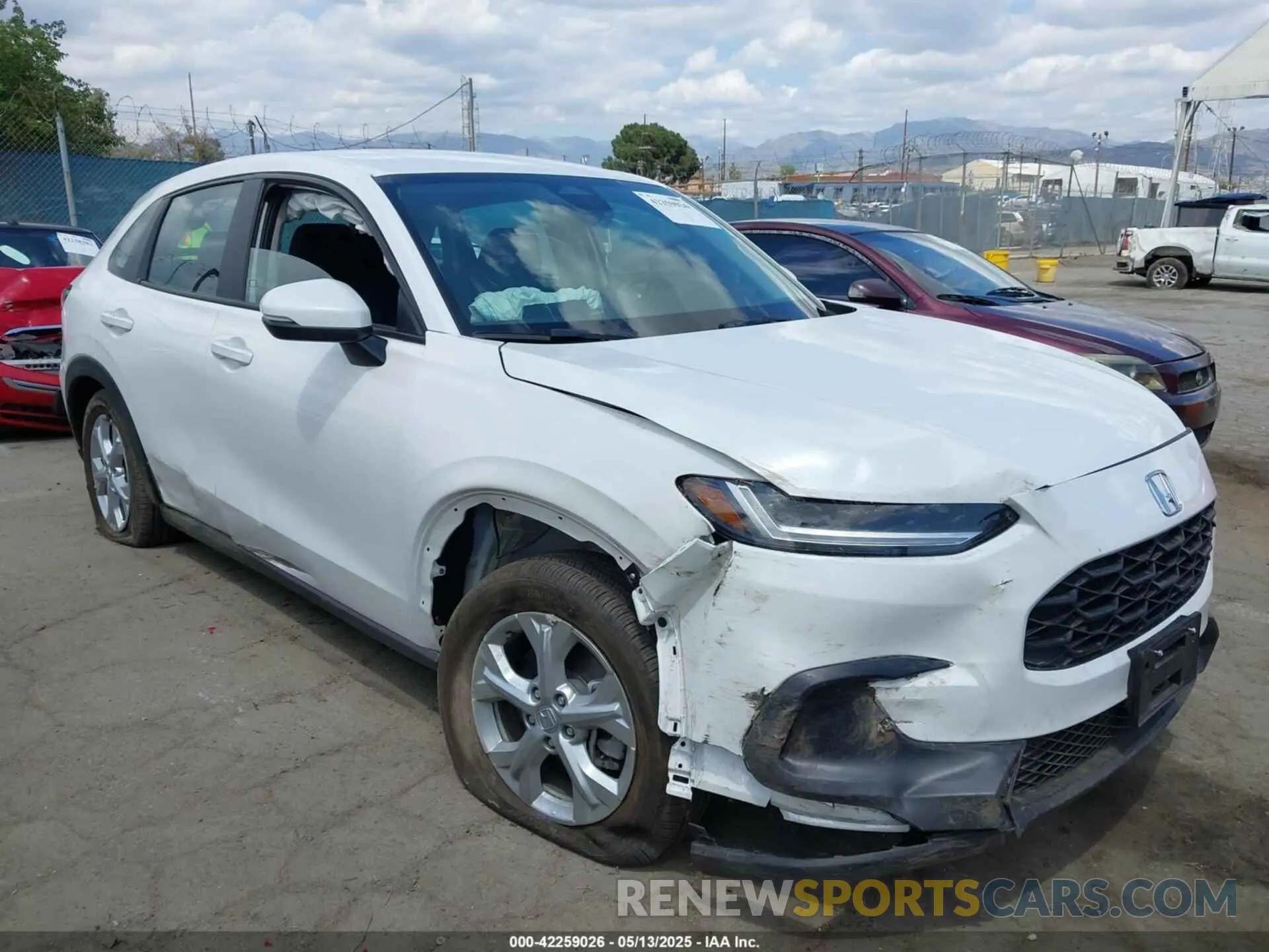 1 Photograph of a damaged car 3CZRZ1H38SM728063 HONDA HR-V 2025