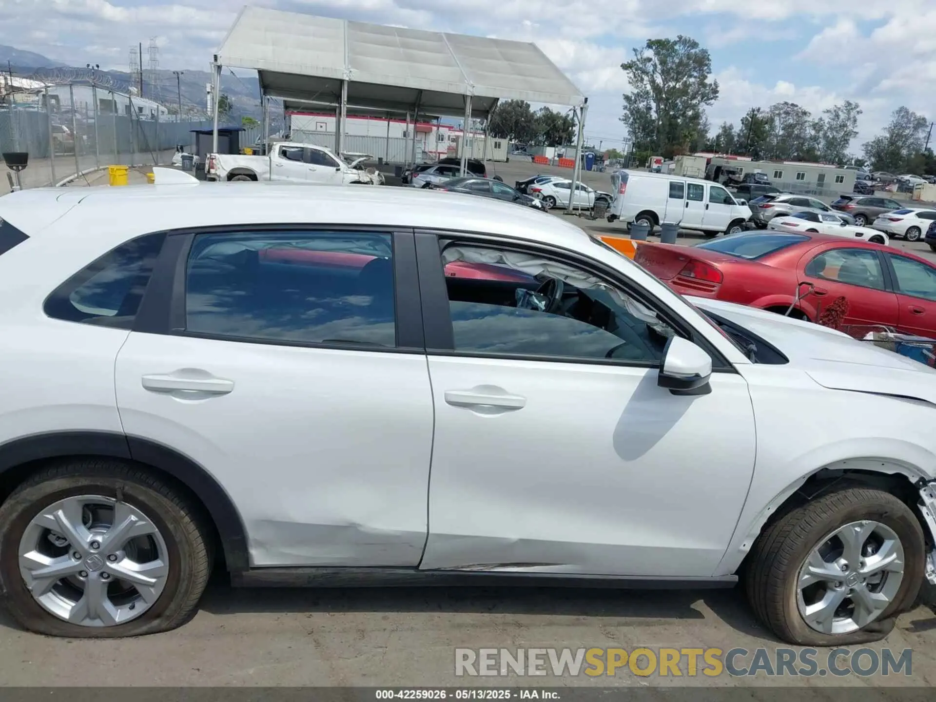12 Photograph of a damaged car 3CZRZ1H38SM728063 HONDA HR-V 2025