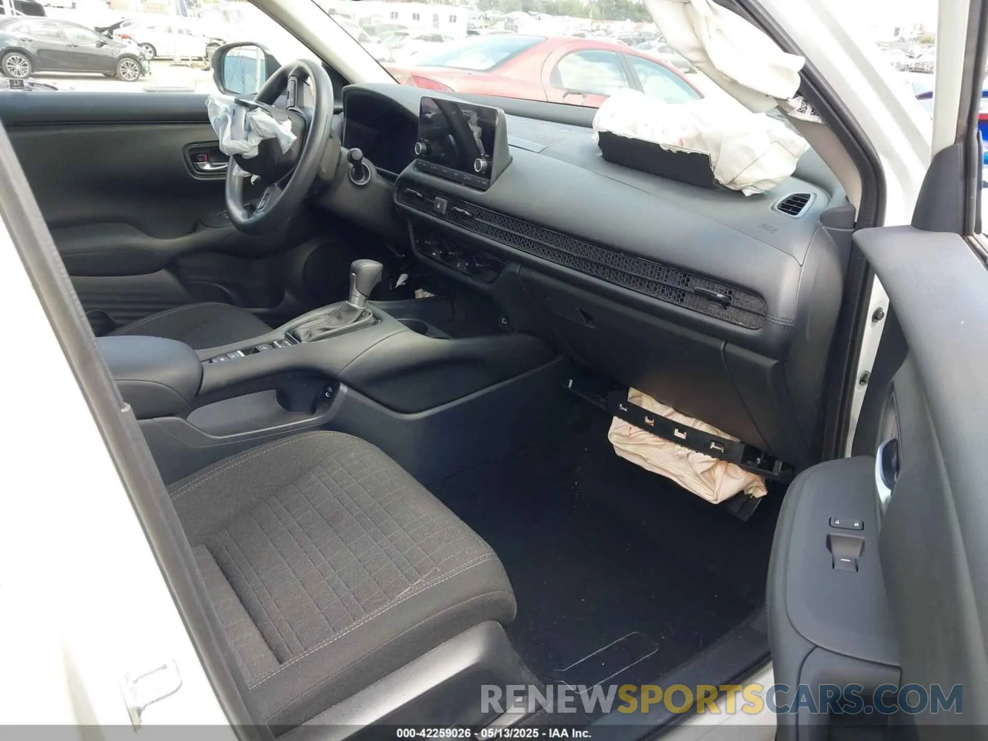 5 Photograph of a damaged car 3CZRZ1H38SM728063 HONDA HR-V 2025
