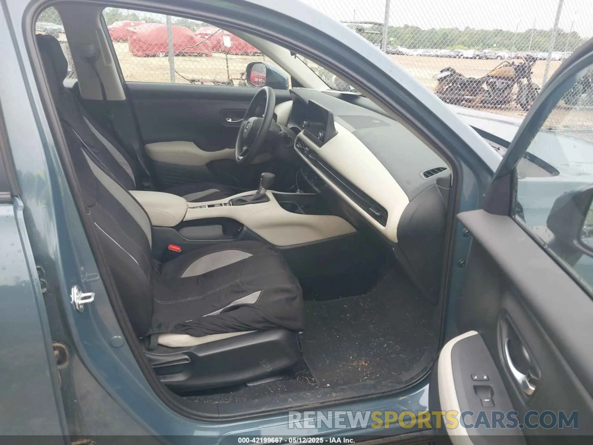5 Photograph of a damaged car 3CZRZ1H38SM729360 HONDA HR-V 2025
