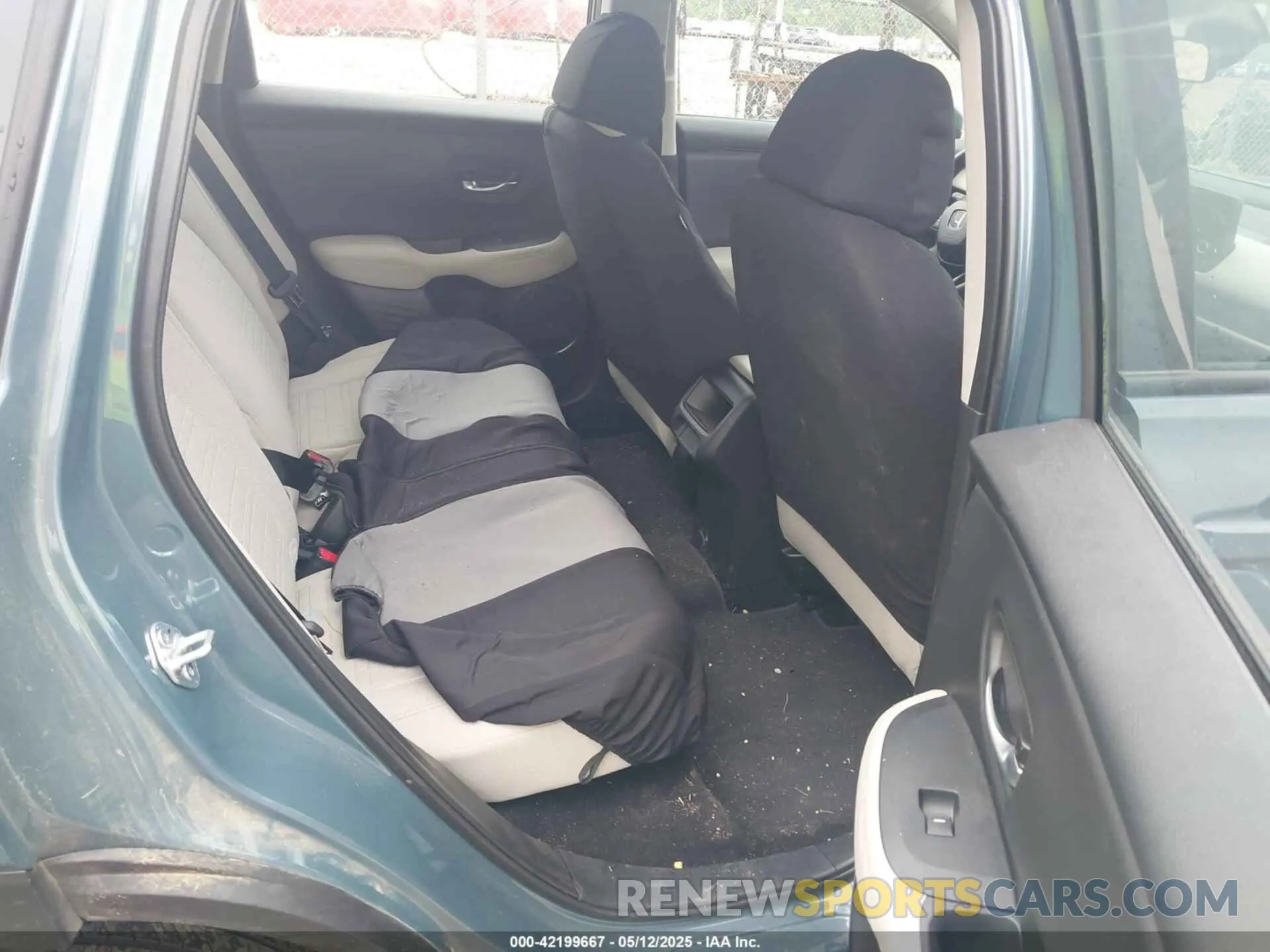 8 Photograph of a damaged car 3CZRZ1H38SM729360 HONDA HR-V 2025